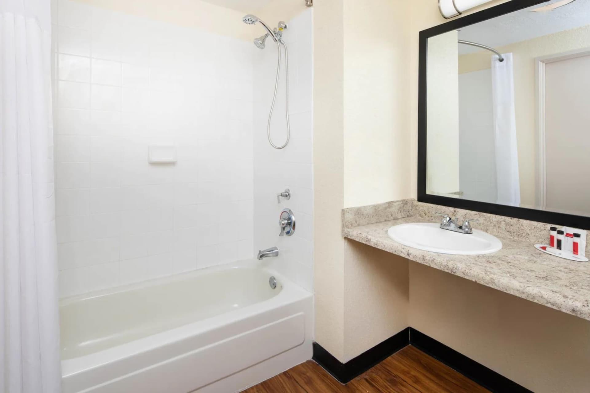 Days Inn by Wyndham Macon I-75 North gallery photo in Macon, GA — image 8