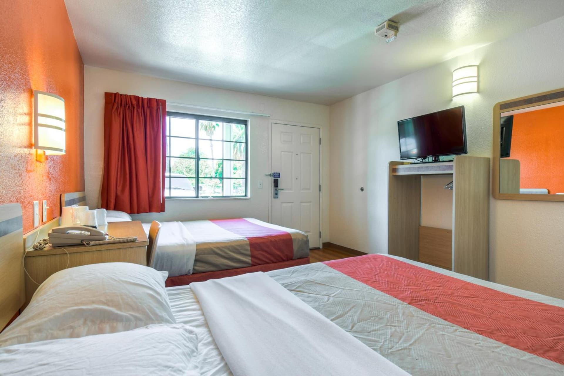Motel 6-Pomona, CA - Los Angeles gallery photo in Pomona, CA — image 47