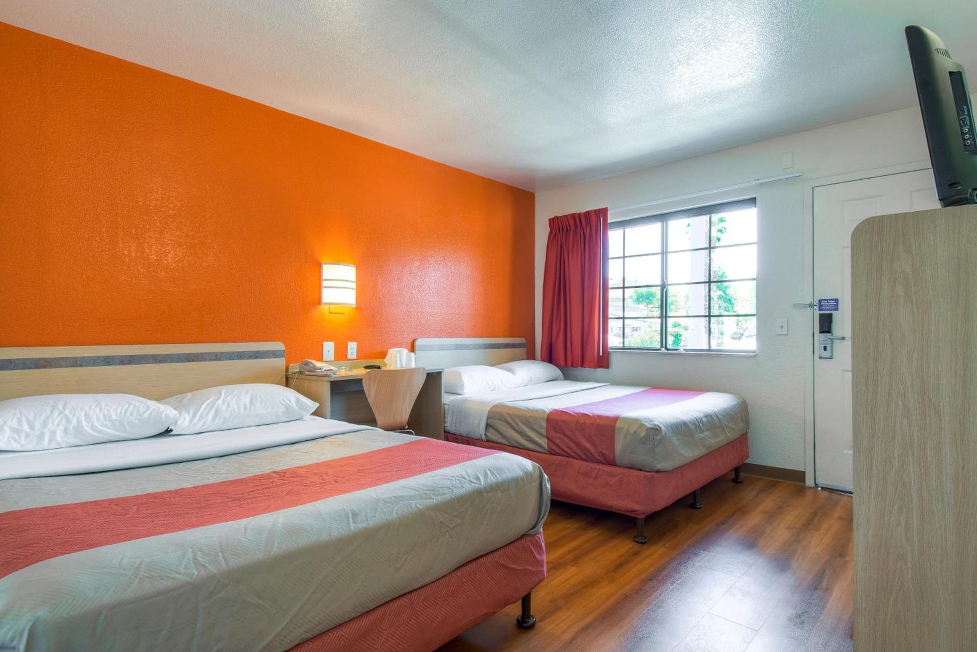 Motel 6-Pomona, CA - Los Angeles gallery photo in Pomona, CA — image 64
