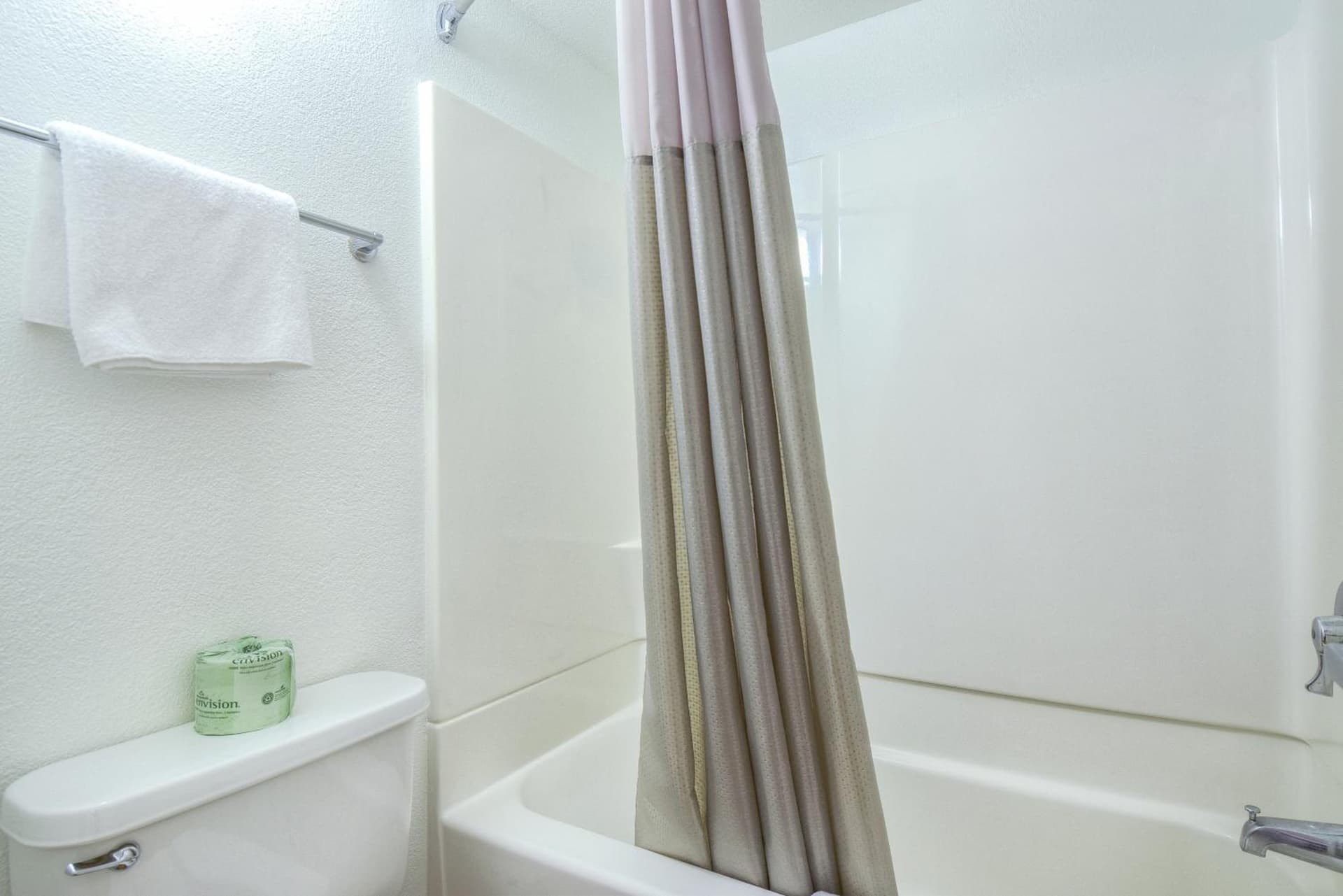 Motel 6-Pomona, CA - Los Angeles gallery photo in Pomona, CA — image 60