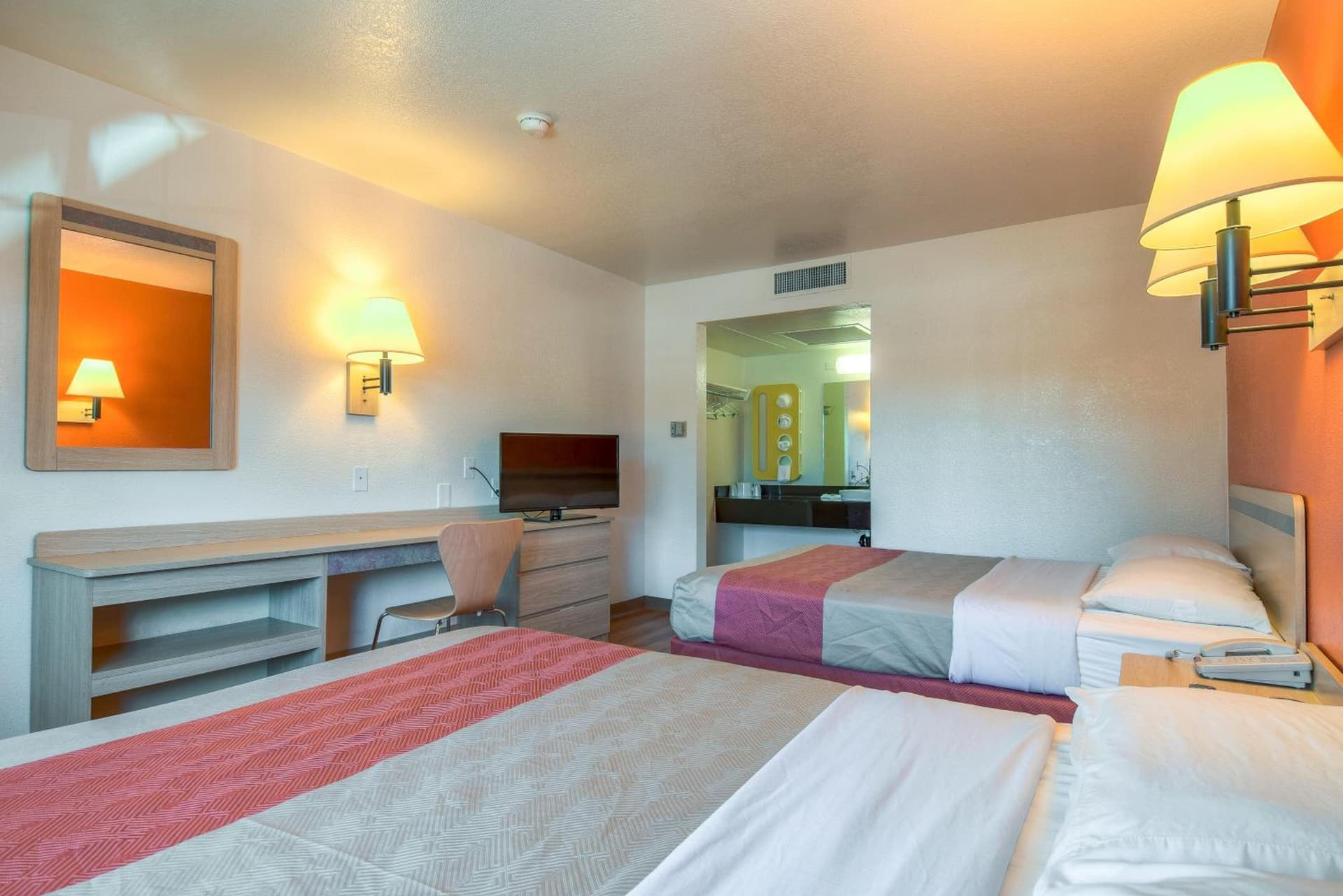 Motel 6-Pomona, CA - Los Angeles property views in Pomona, CA — gallery photo 3