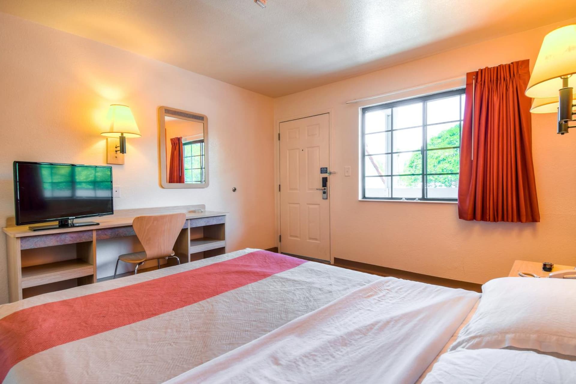 Motel 6-Pomona, CA - Los Angeles gallery photo in Pomona, CA — image 11