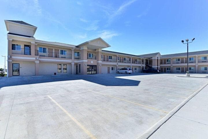 Western Inn & Suites — hotel in Carrizo Springs, Texas