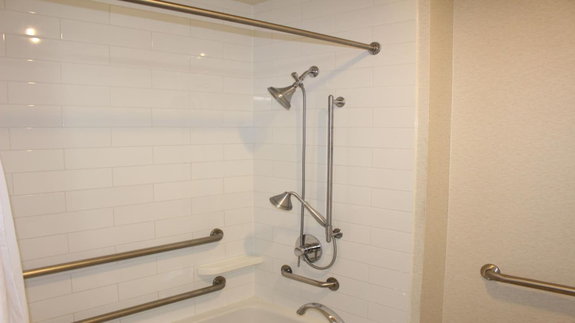 Holiday Inn Express Berkeley by IHG gallery photo in Berkeley, CA — image 16