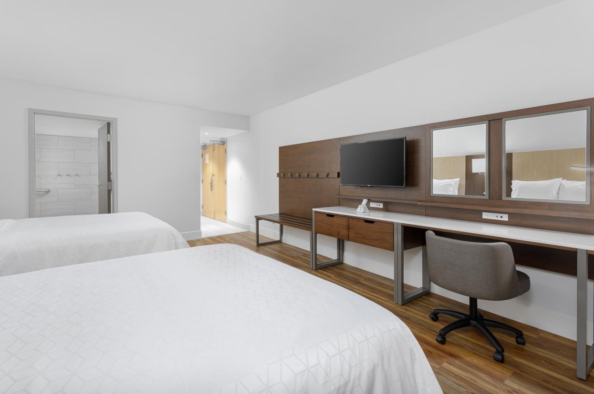 Holiday Inn Express Pensacola Beach by IHG gallery photo in Pensacola Beach, FL — image 18