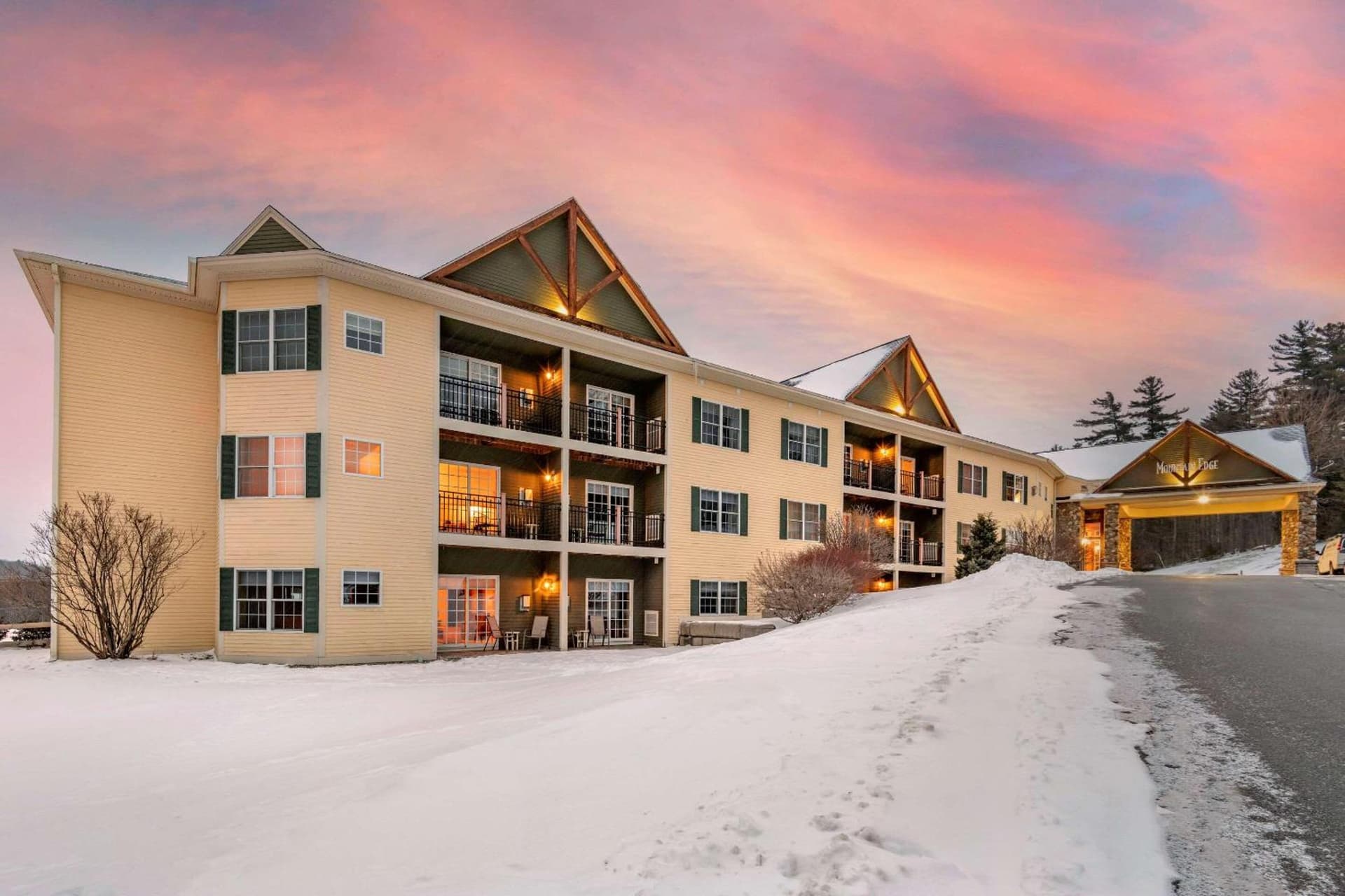 Mountain Edge Suites at Sunapee, an Ascend Collection Hotel featured exterior or lobby in Newbury, NH — similar hotel