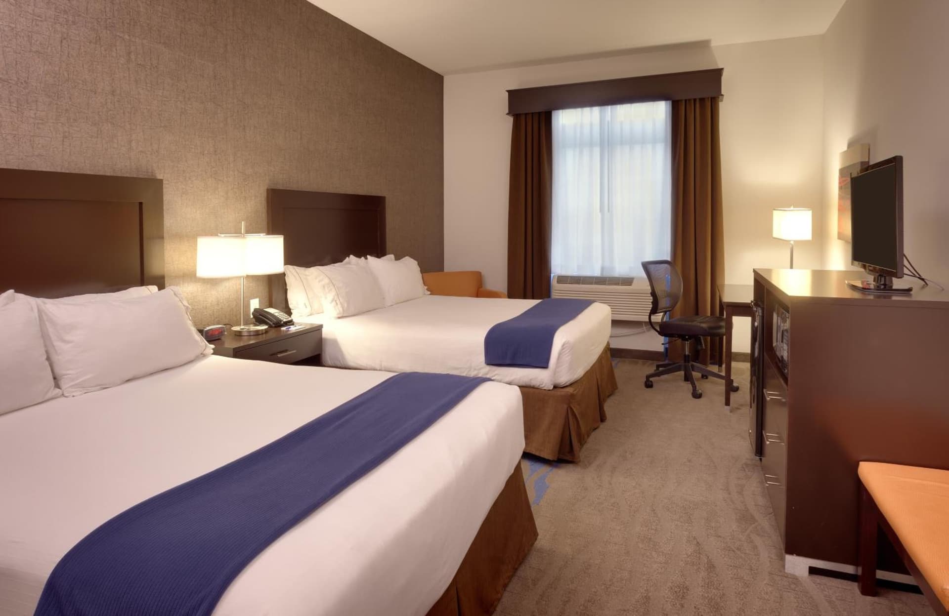 Holiday Inn Express & Suites Overland Park by IHG gallery photo in Overland Park, KS — image 20