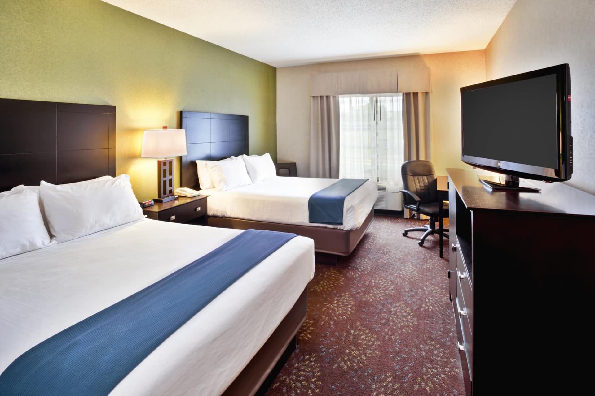 Holiday Inn Express Hotel & Suites Woodhaven by IHG interior in Woodhaven, MI — gallery photo 2