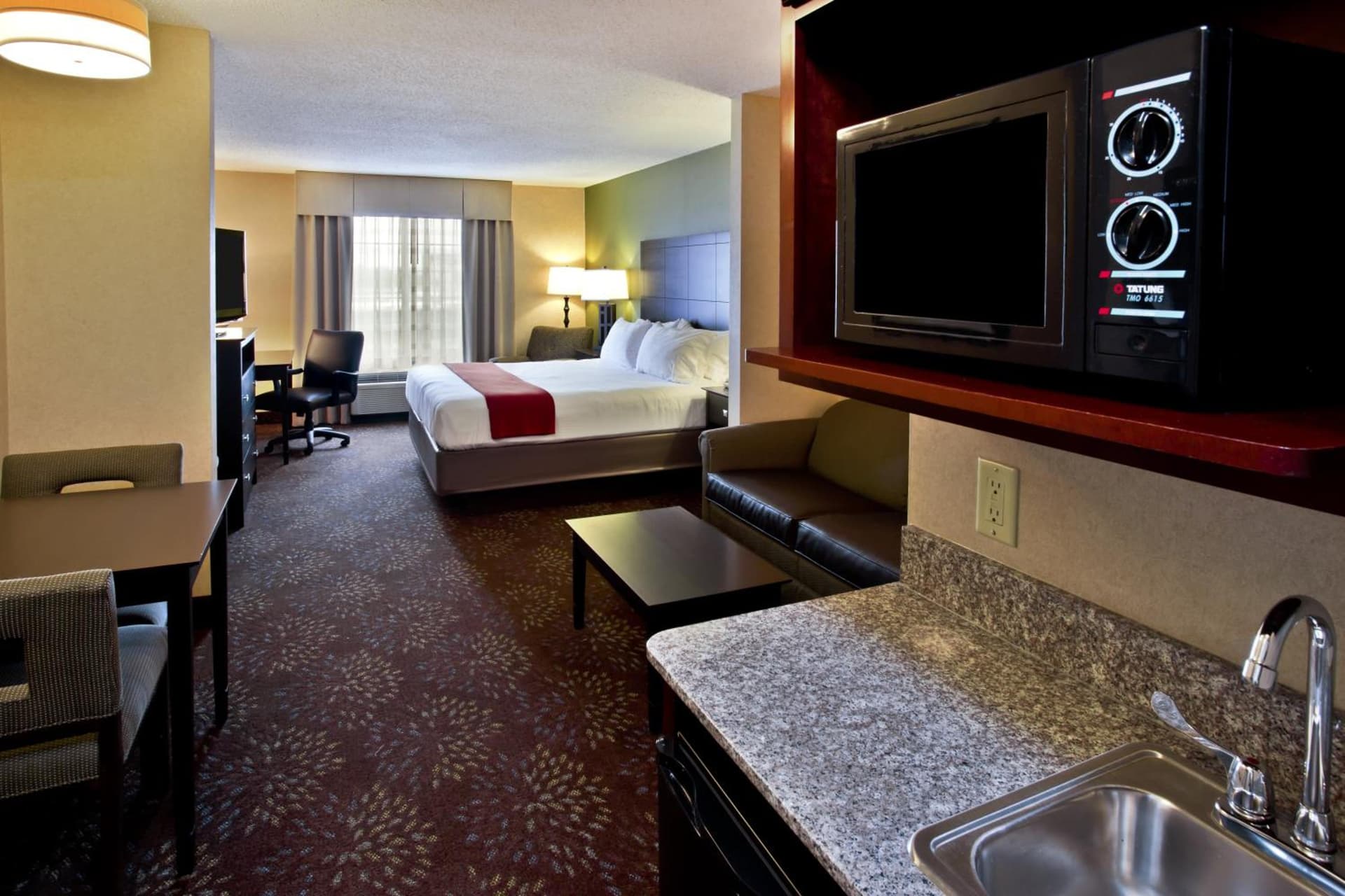 Holiday Inn Express Hotel & Suites Woodhaven by IHG gallery photo in Woodhaven, MI — image 20