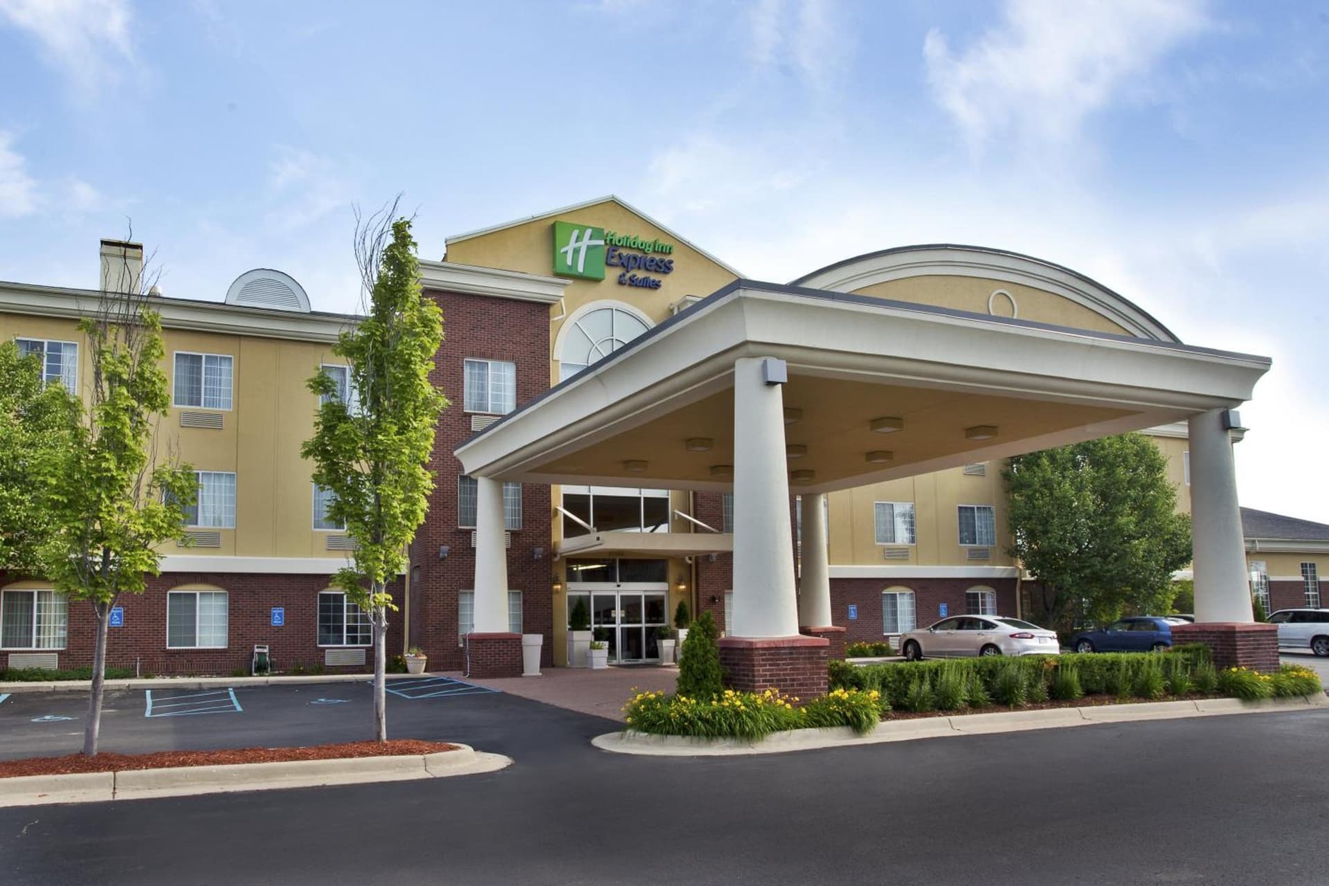 Holiday Inn Express Hotel & Suites Woodhaven by IHG gallery photo in Woodhaven, MI — image 10