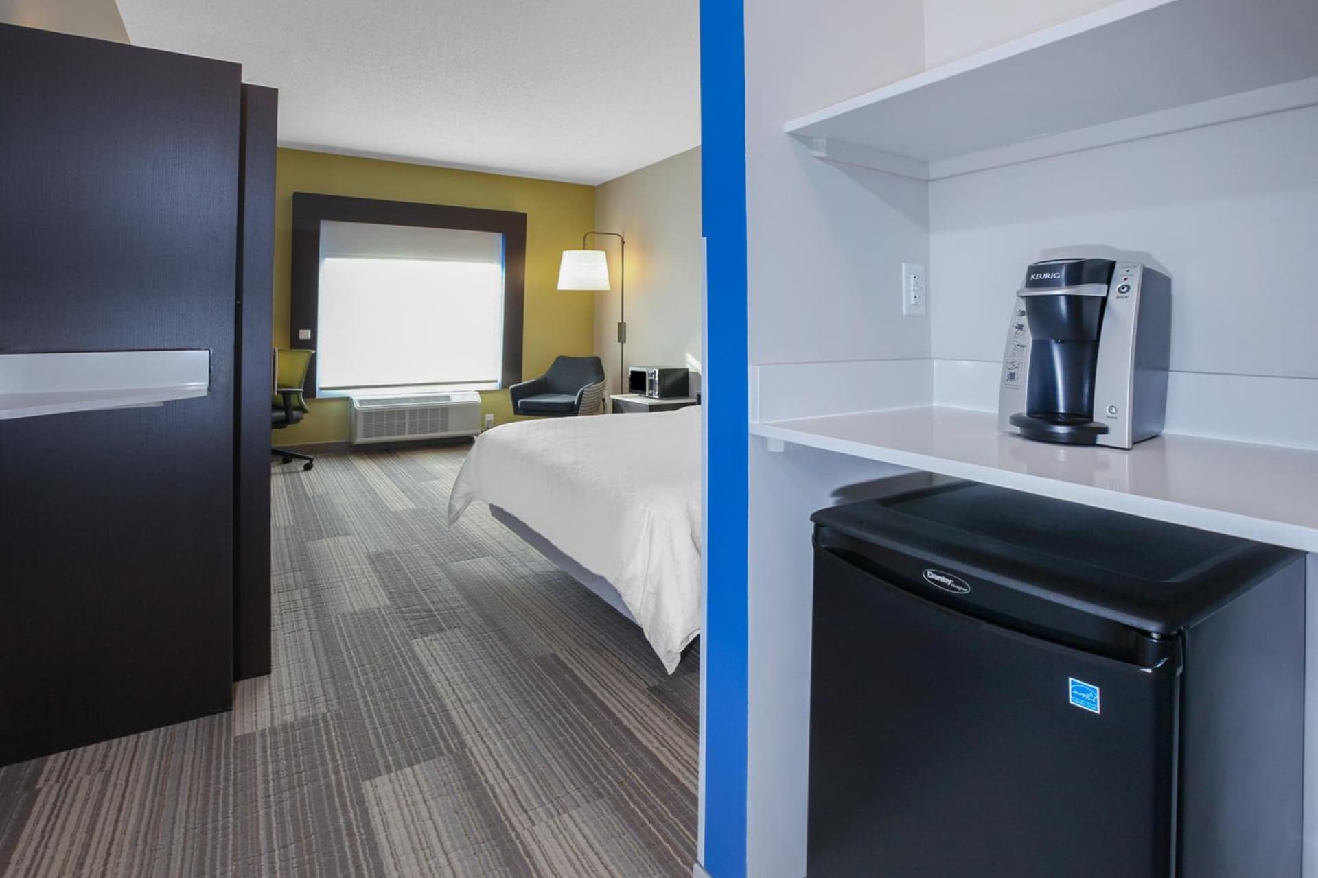 Holiday Inn Express Hotel & Suites Woodhaven by IHG property views in Woodhaven, MI — gallery photo 3