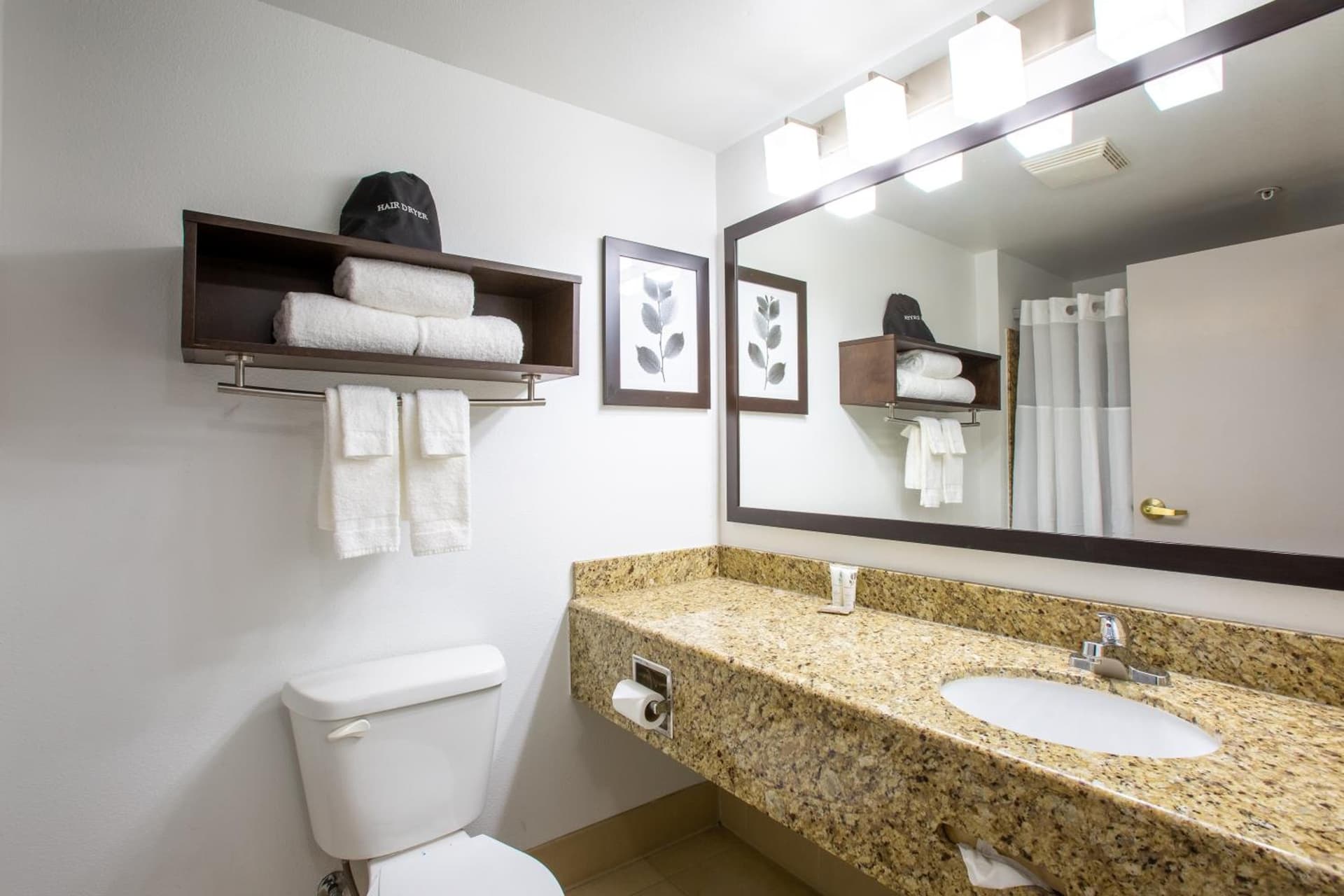 Country Inn & Suites by Radisson, Tucson City Center AZ gallery photo in Tucson, AZ — image 25