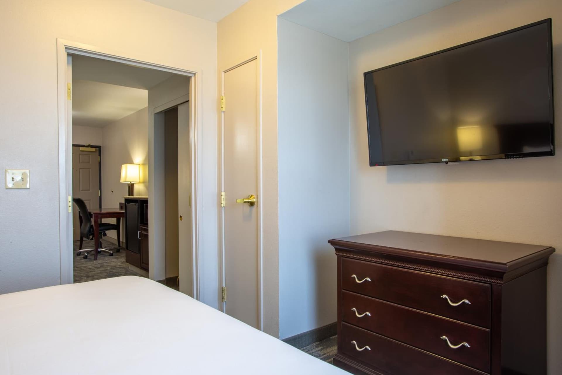 Country Inn & Suites by Radisson, Tucson City Center AZ gallery photo in Tucson, AZ — image 91