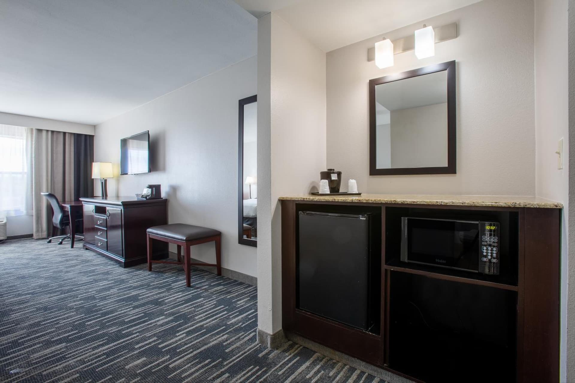 Country Inn & Suites by Radisson, Tucson City Center AZ gallery photo in Tucson, AZ — image 51