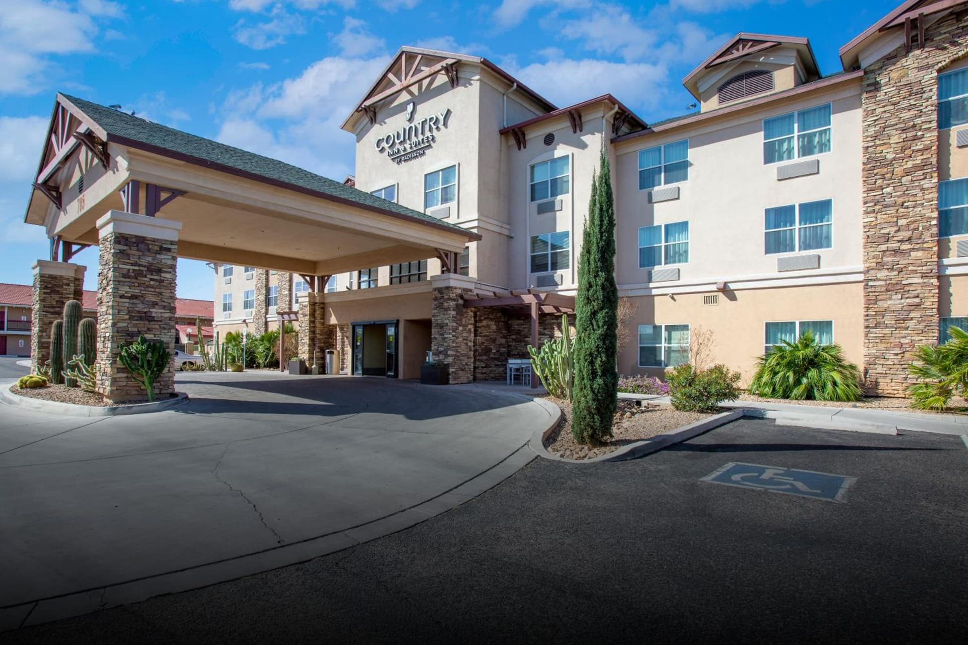 Country Inn & Suites by Radisson, Tucson City Center AZ gallery photo in Tucson, AZ — image 77