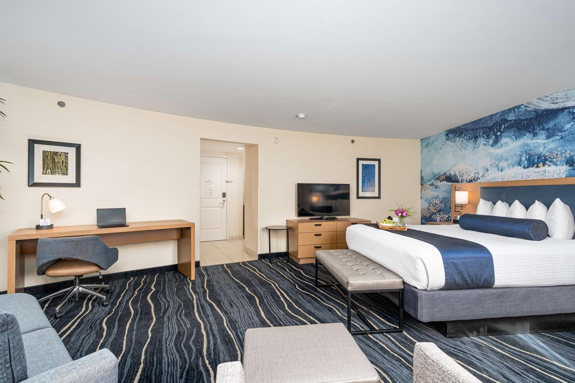 Best Western Plus Marina Gateway Hotel gallery photo in National City, CA — image 56