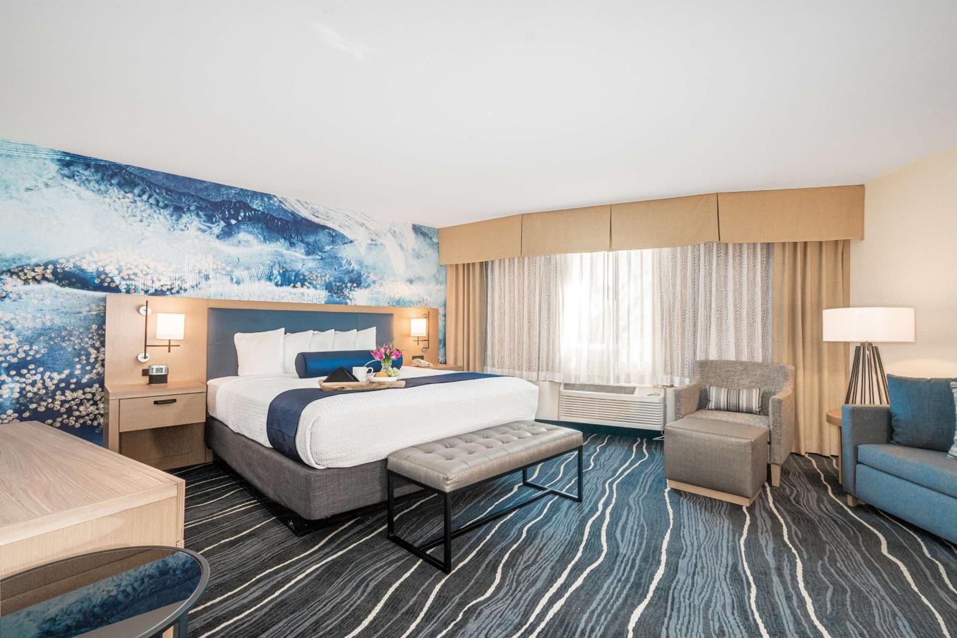 Best Western Plus Marina Gateway Hotel gallery photo in National City, CA — image 9