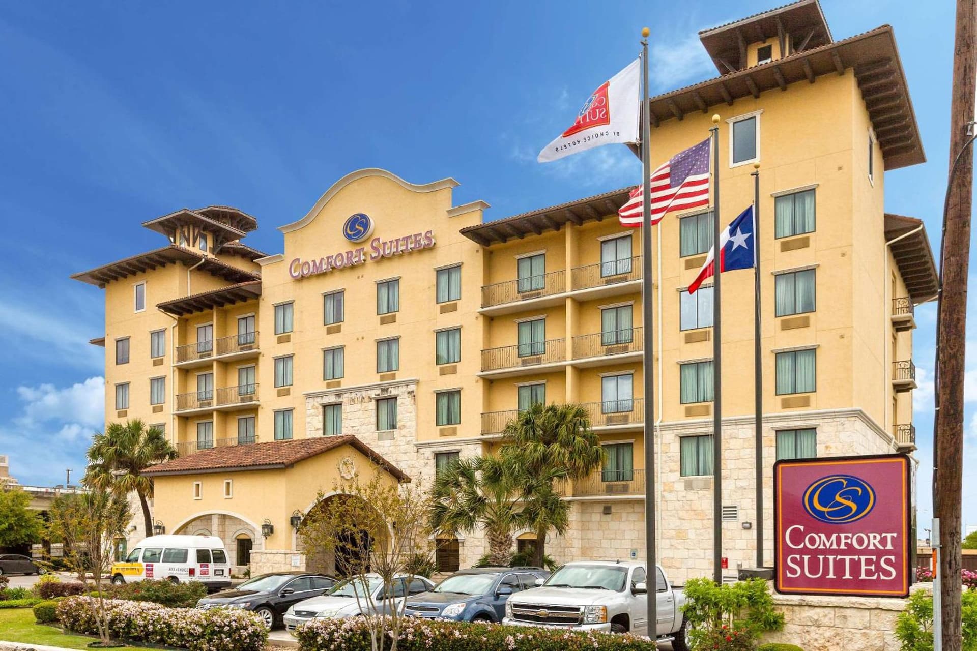 Comfort Suites Alamo-River walk interior in San Antonio, TX — gallery photo 2