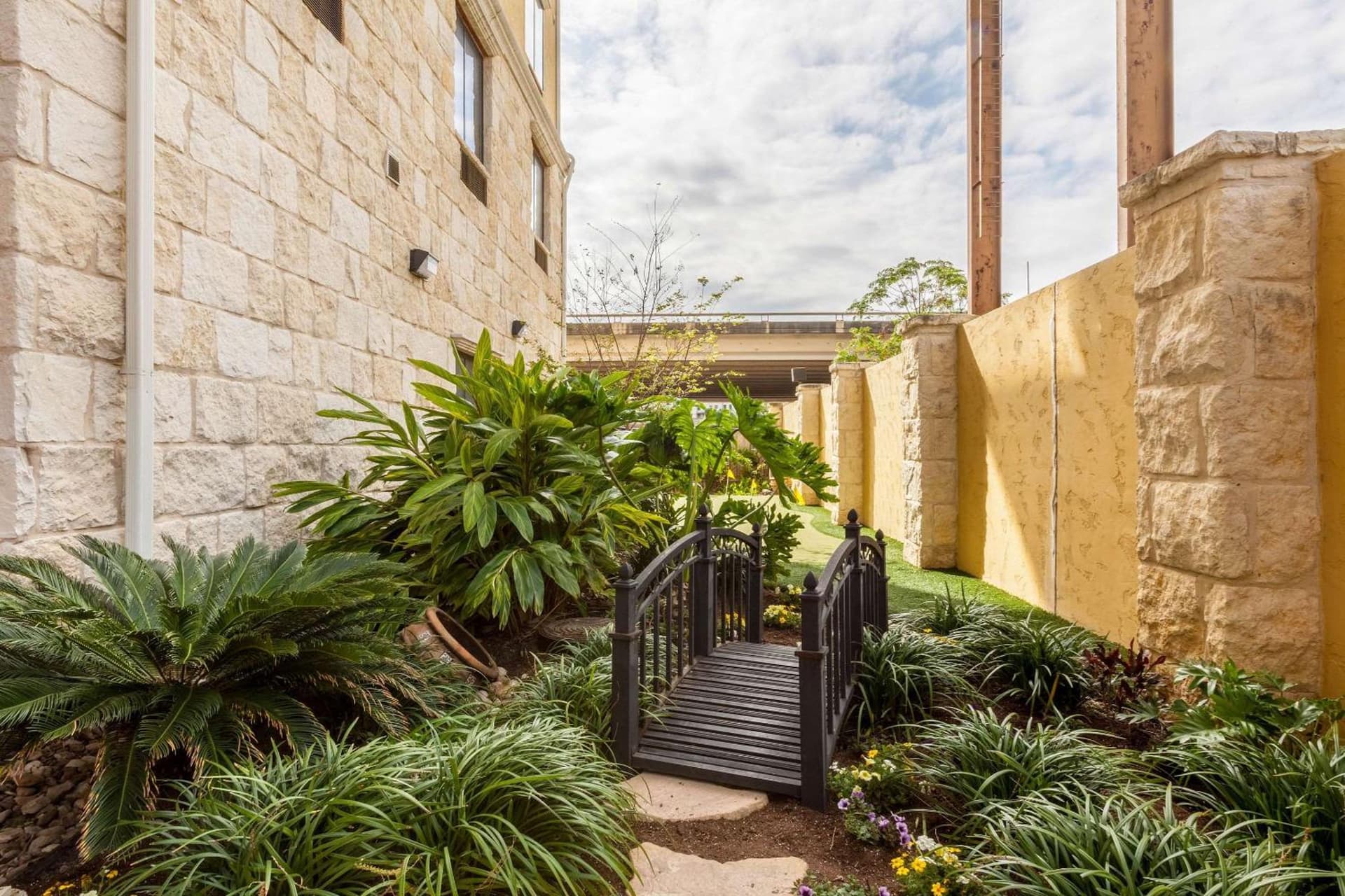 Comfort Suites Alamo-River walk property views in San Antonio, TX — gallery photo 3