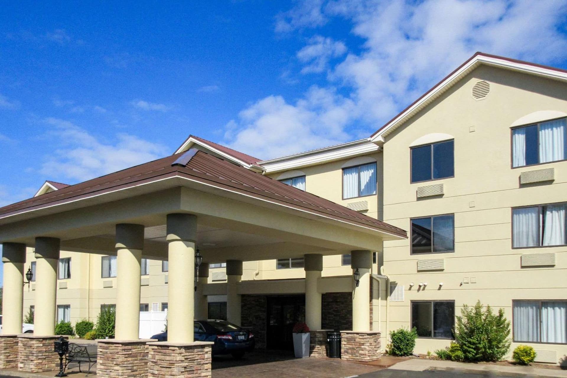 Comfort Suites Georgetown property views in Georgetown, KY — gallery photo 3