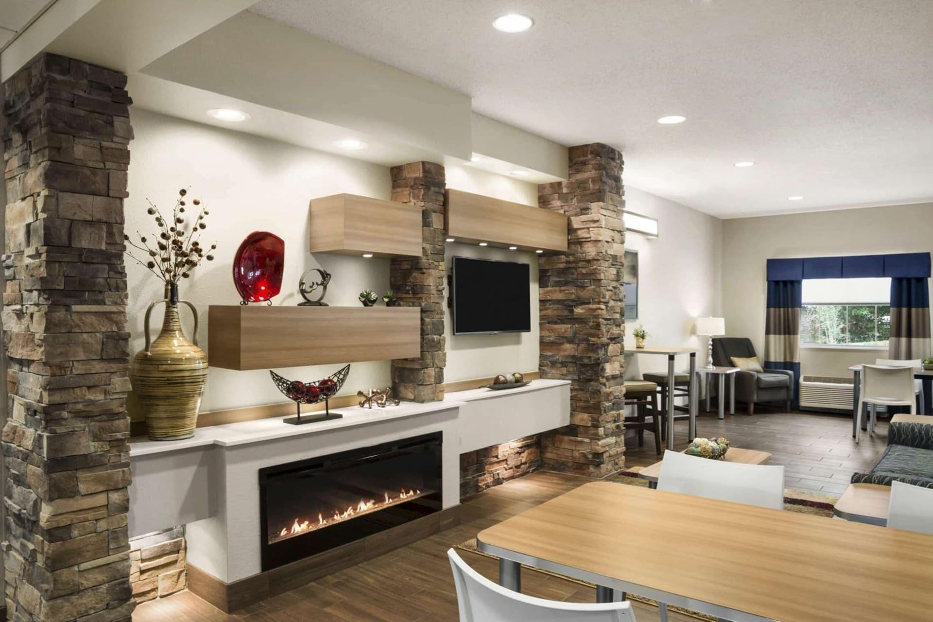 Microtel Inn & Suites by Wyndham gallery photo in Lynchburg, VA — image 21