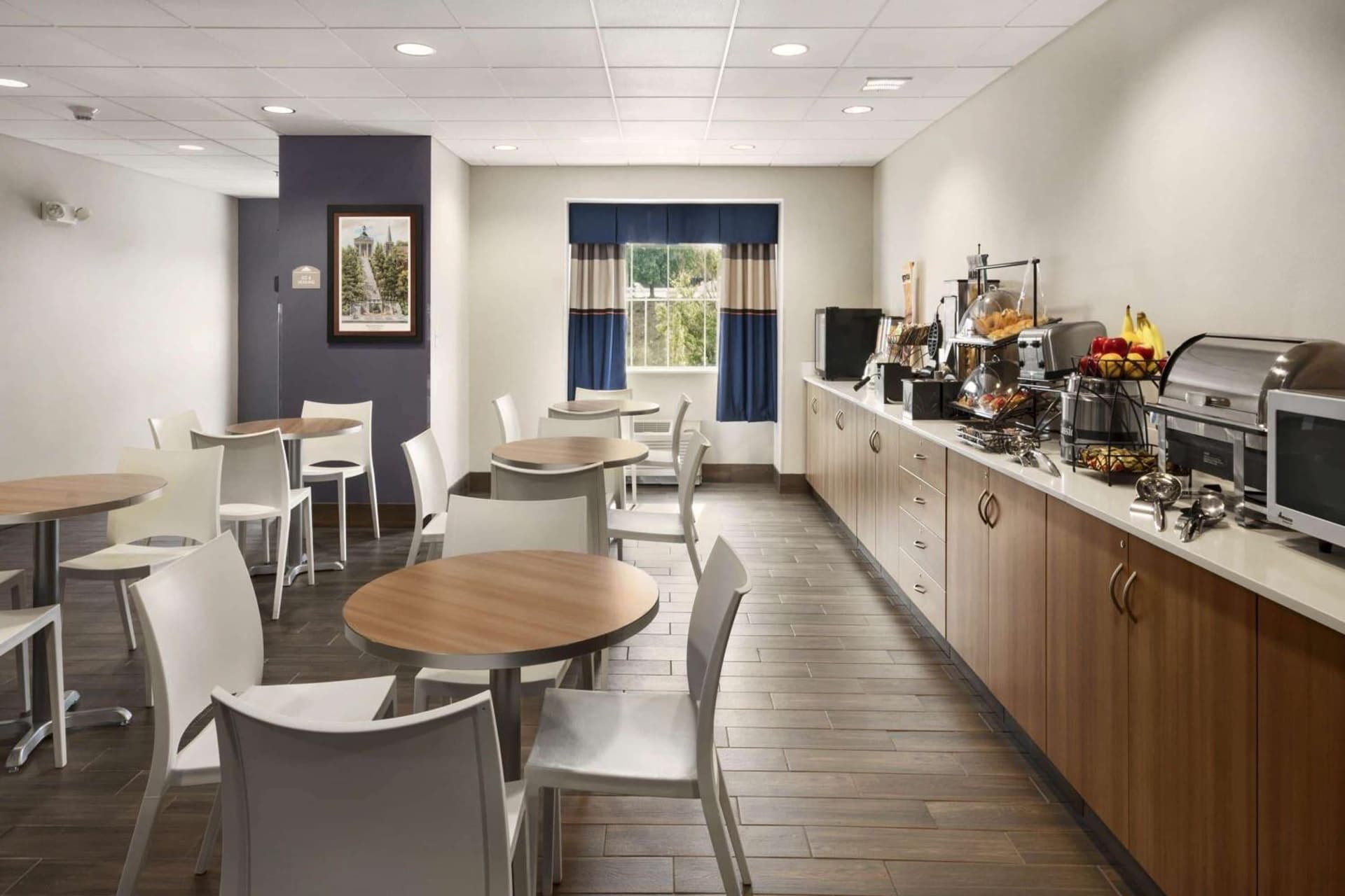 Microtel Inn & Suites by Wyndham gallery photo in Lynchburg, VA — image 26