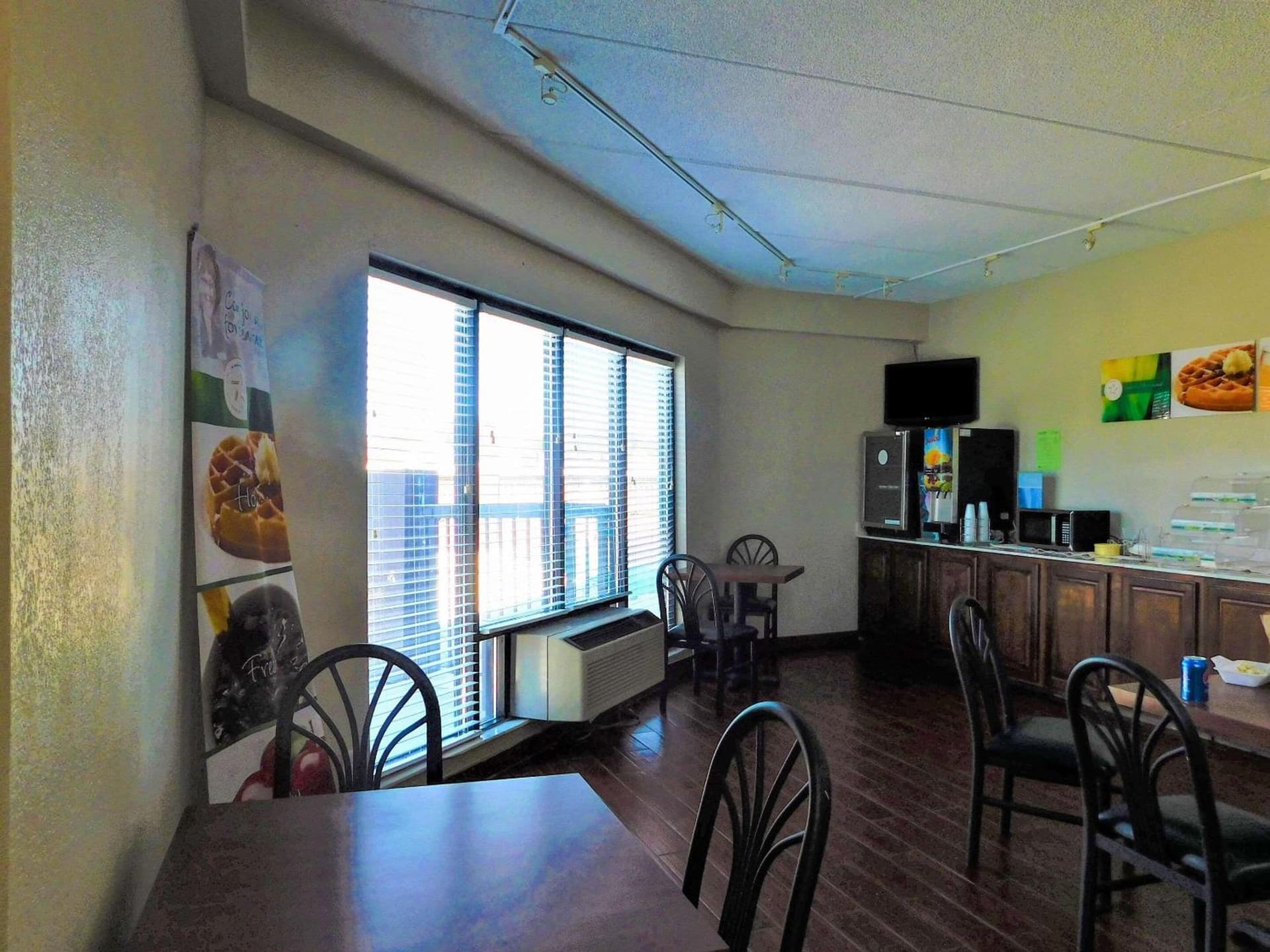 Quality Inn & Suites Thomasville-High Point interior in Thomasville, NC — gallery photo 2