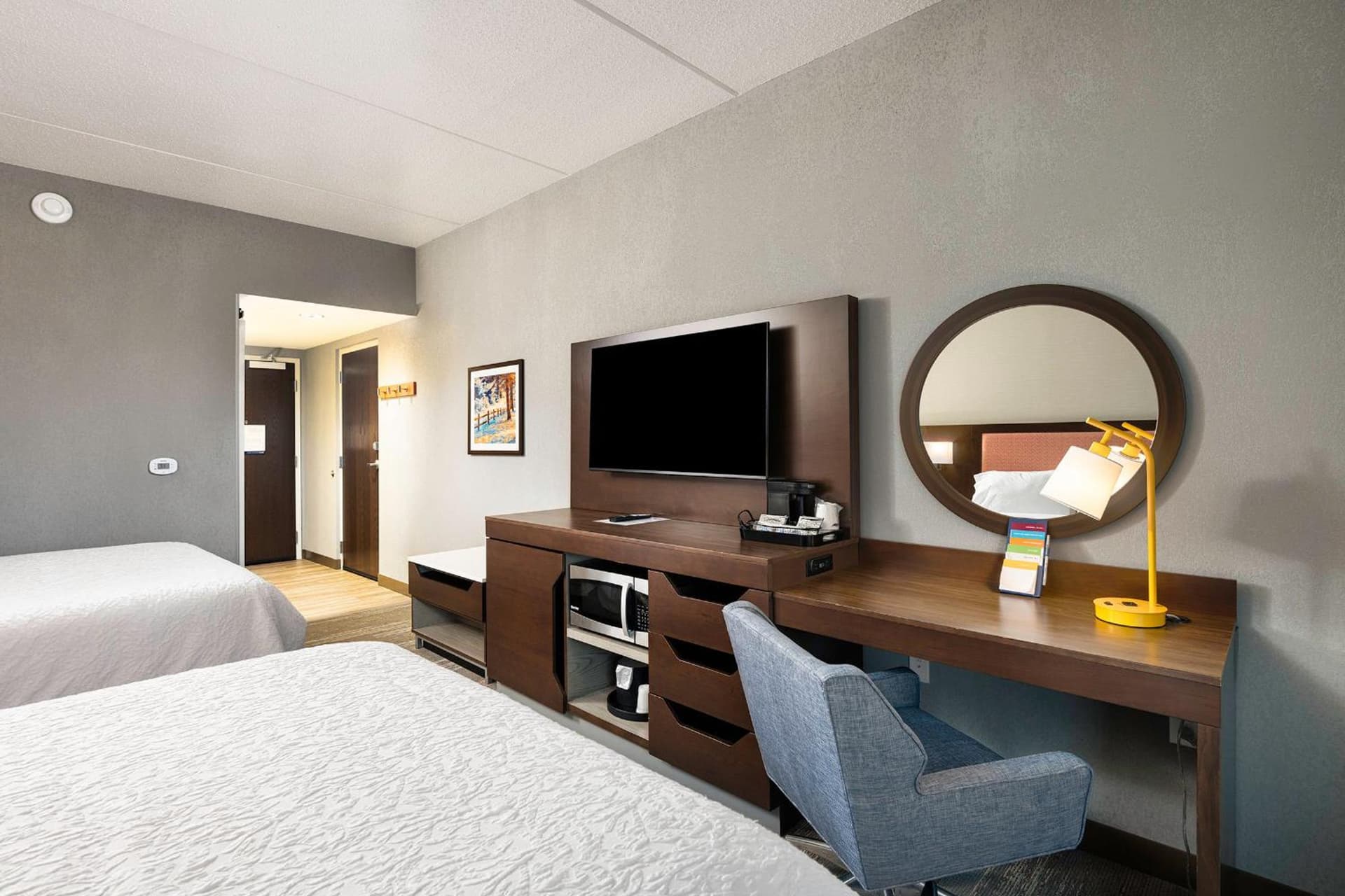 Hampton Inn Buffalo - Amherst interior in Amherst, NY — gallery photo 2