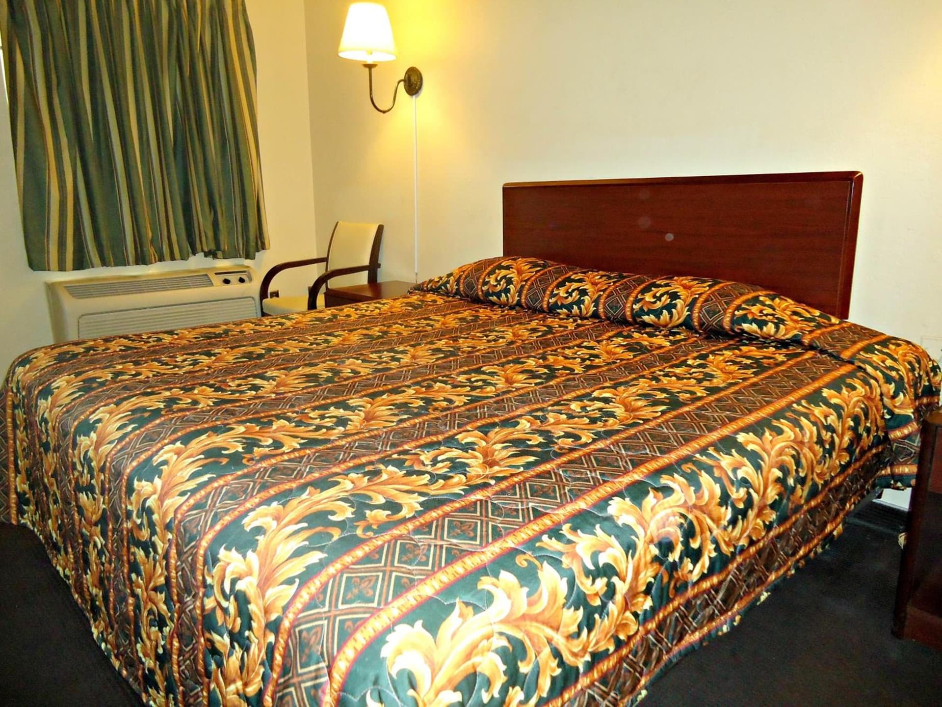 Economy Inn Victorville property views in Victorville, CA — gallery photo 3