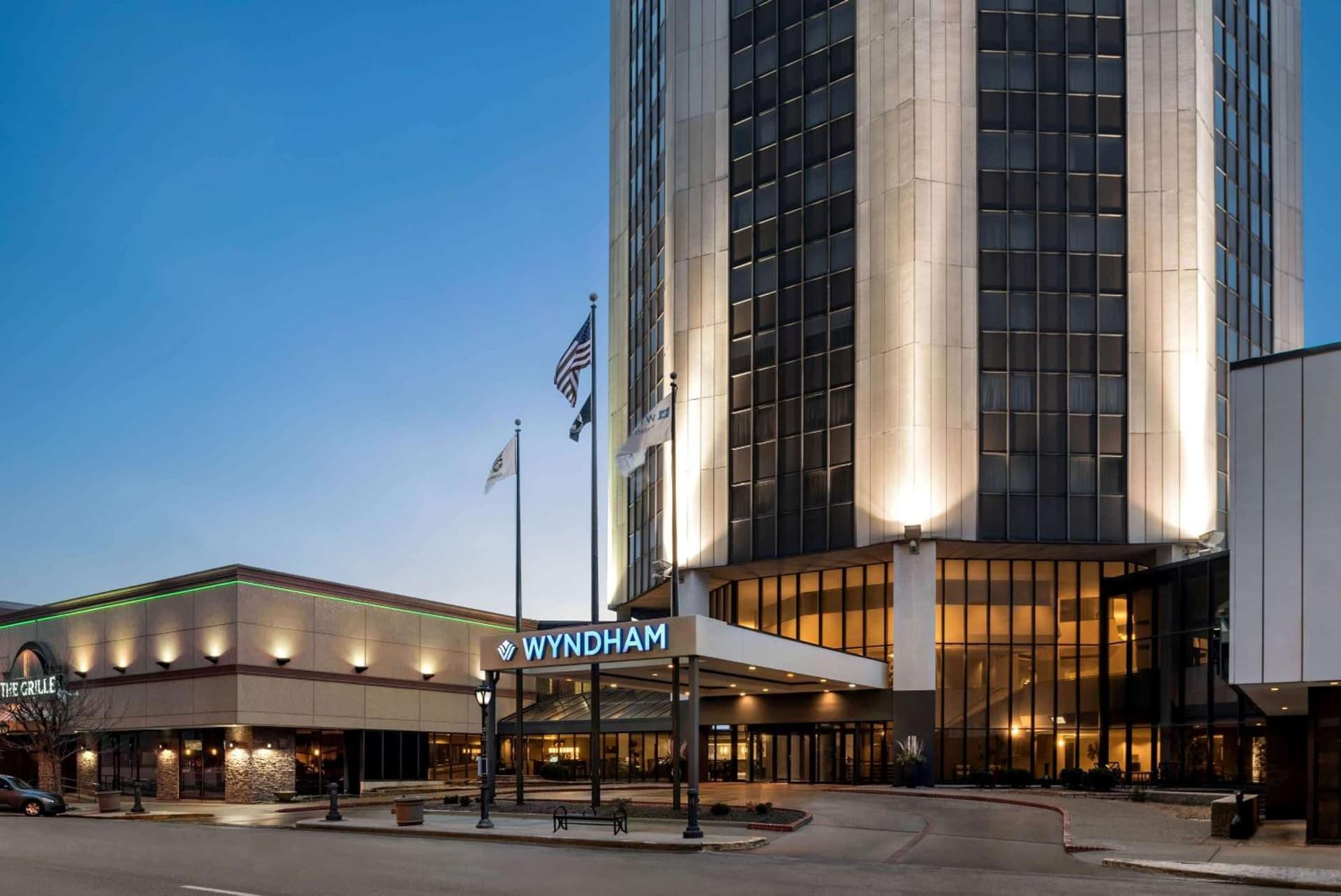 Wyndham Springfield City Centre interior in Springfield, IL — gallery photo 2