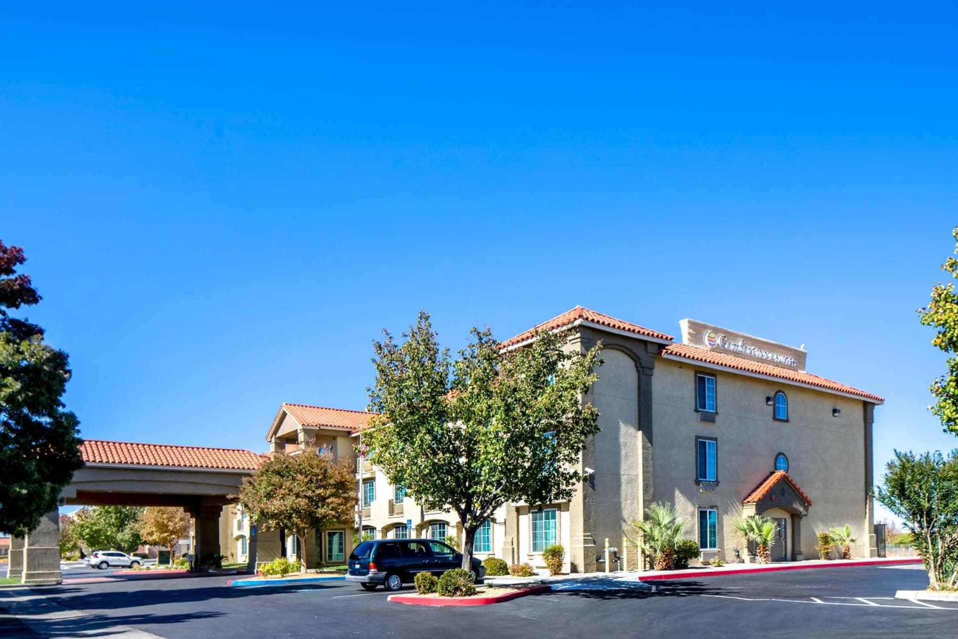Comfort Inn & Suites Lancaster Antelope Valley interior in Lancaster, CA — gallery photo 2
