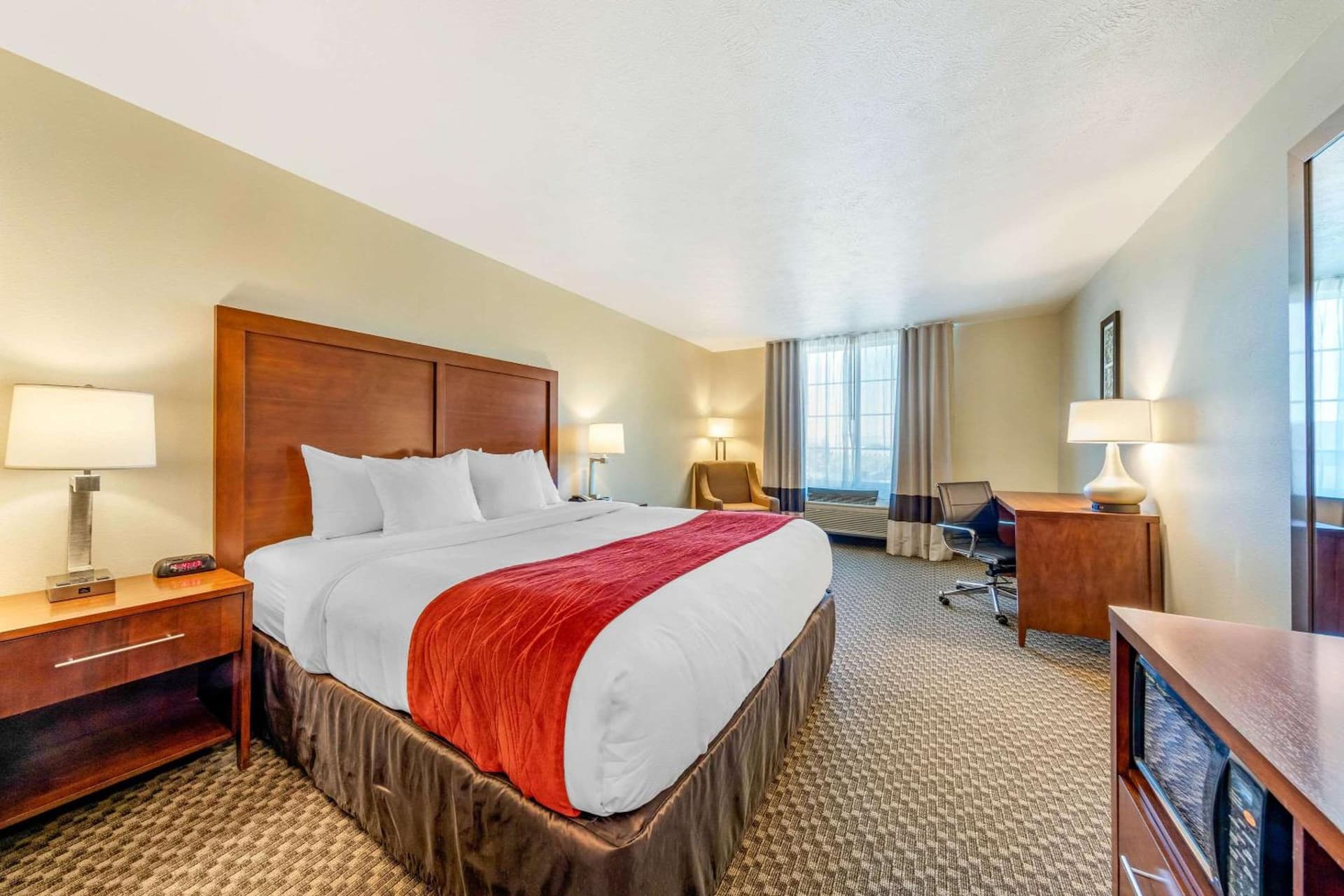 Comfort Inn & Suites Lancaster Antelope Valley gallery photo in Lancaster, CA — image 39