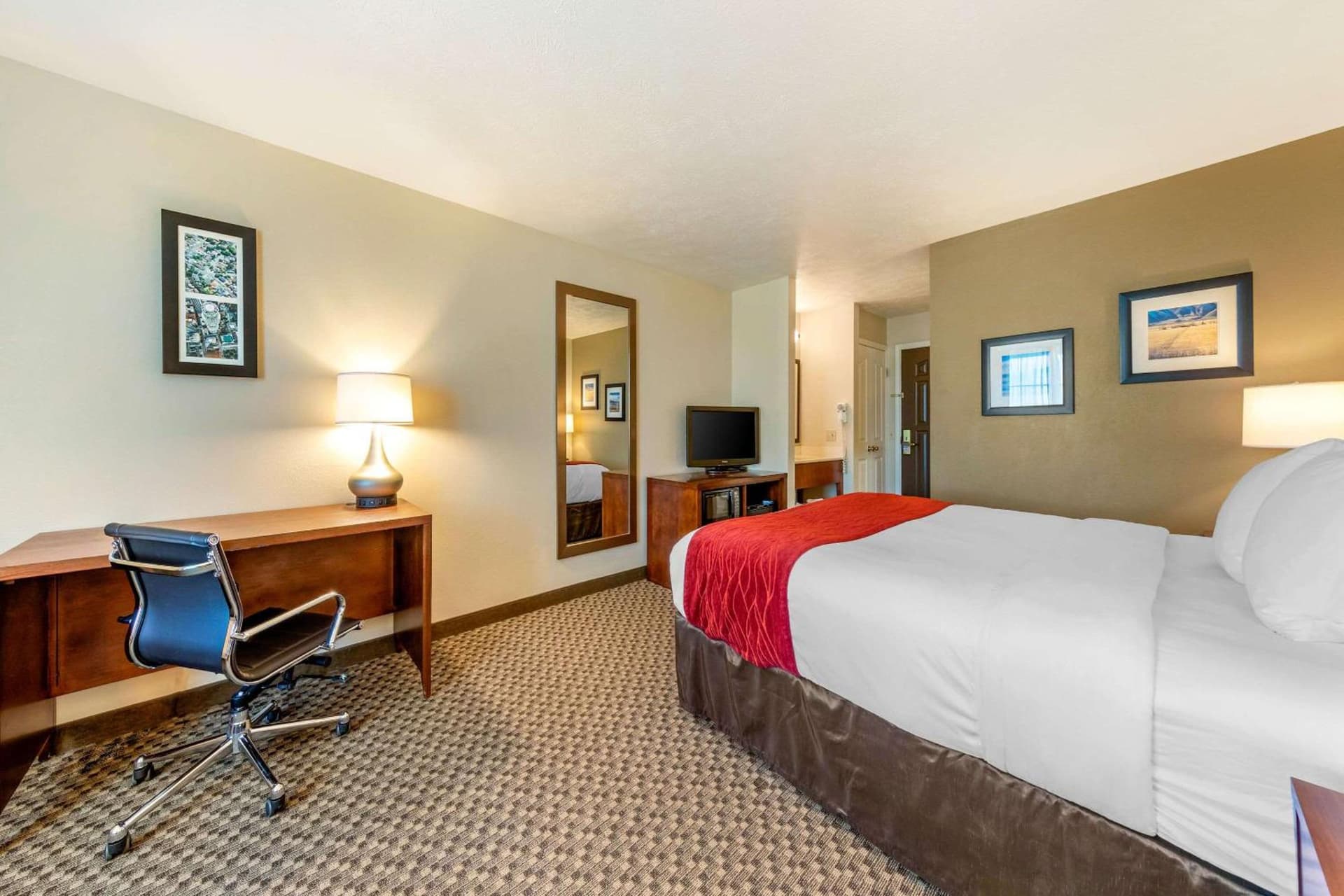 Comfort Inn & Suites Lancaster Antelope Valley gallery photo in Lancaster, CA — image 9