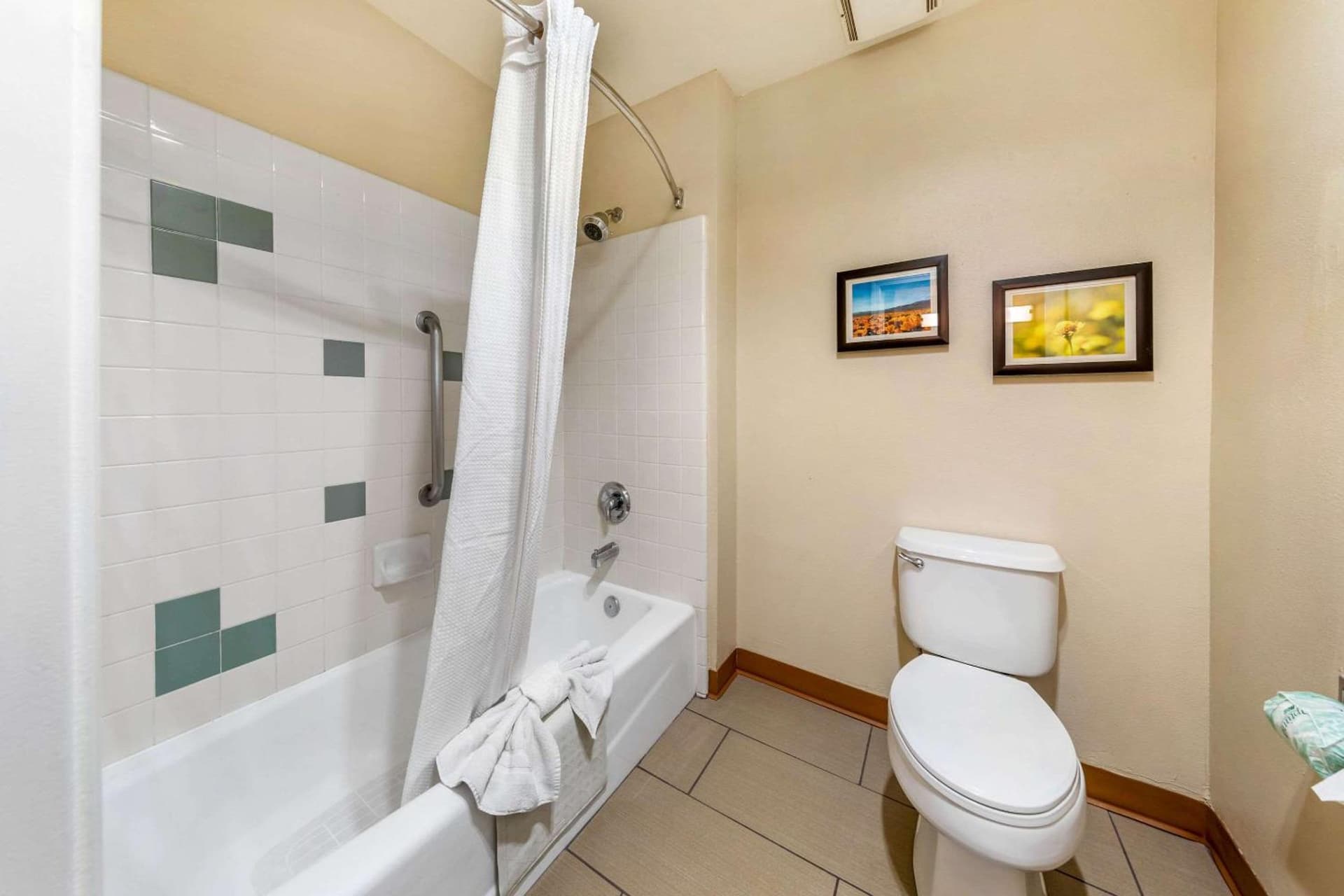 Comfort Inn & Suites Lancaster Antelope Valley gallery photo in Lancaster, CA — image 27