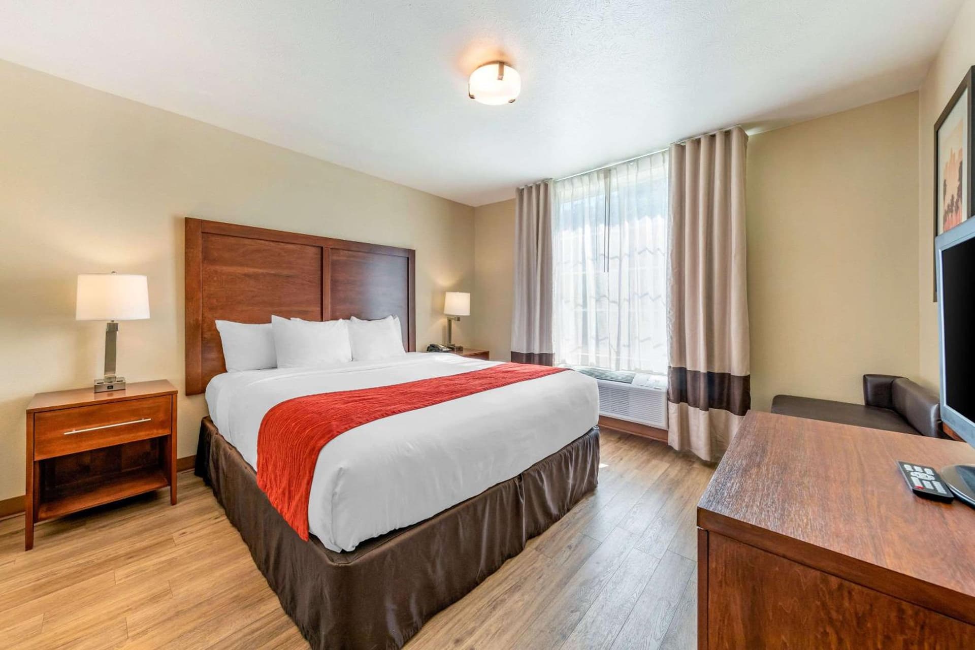 Comfort Inn & Suites Lancaster Antelope Valley gallery photo in Lancaster, CA — image 37