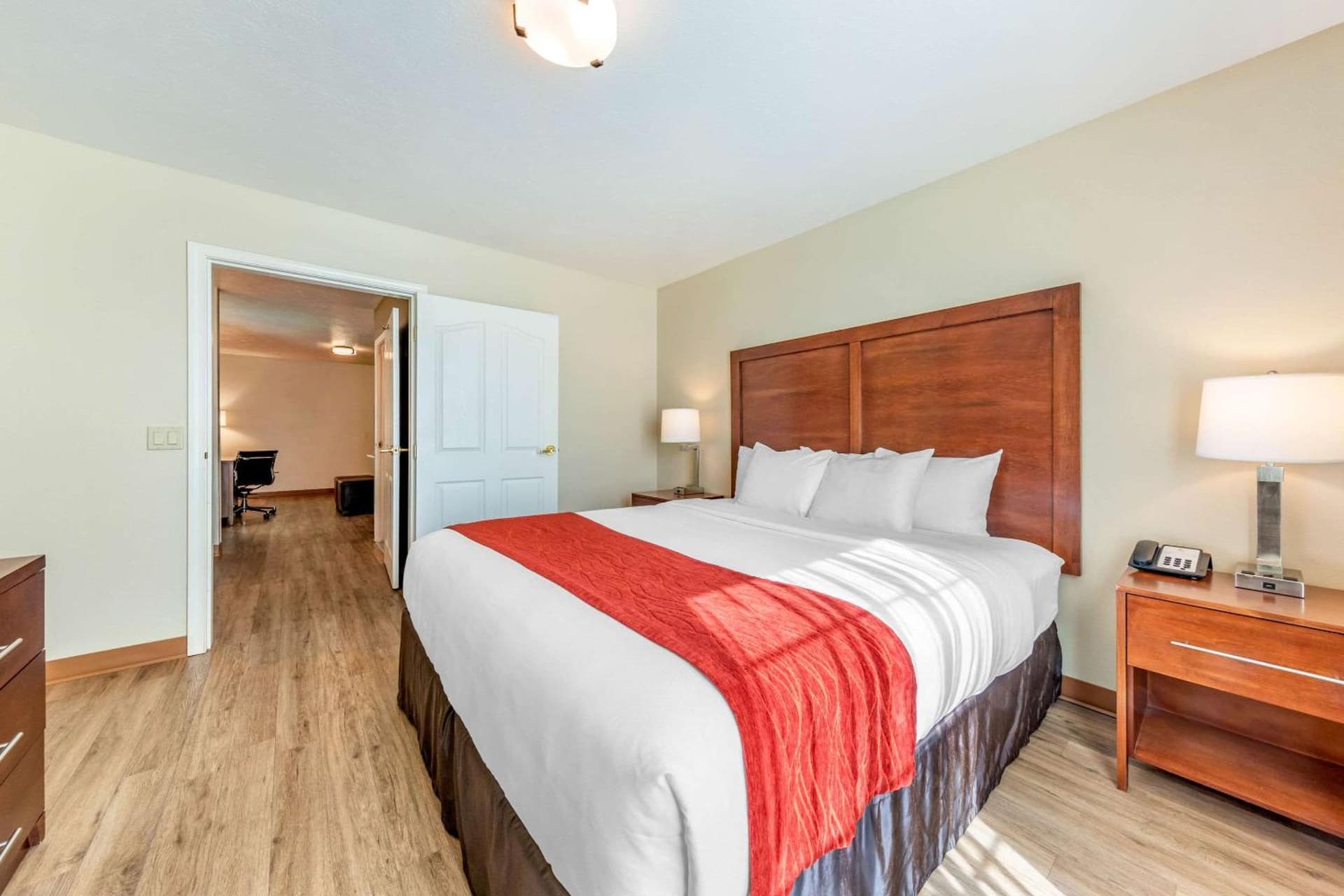 Comfort Inn & Suites Lancaster Antelope Valley gallery photo in Lancaster, CA — image 32