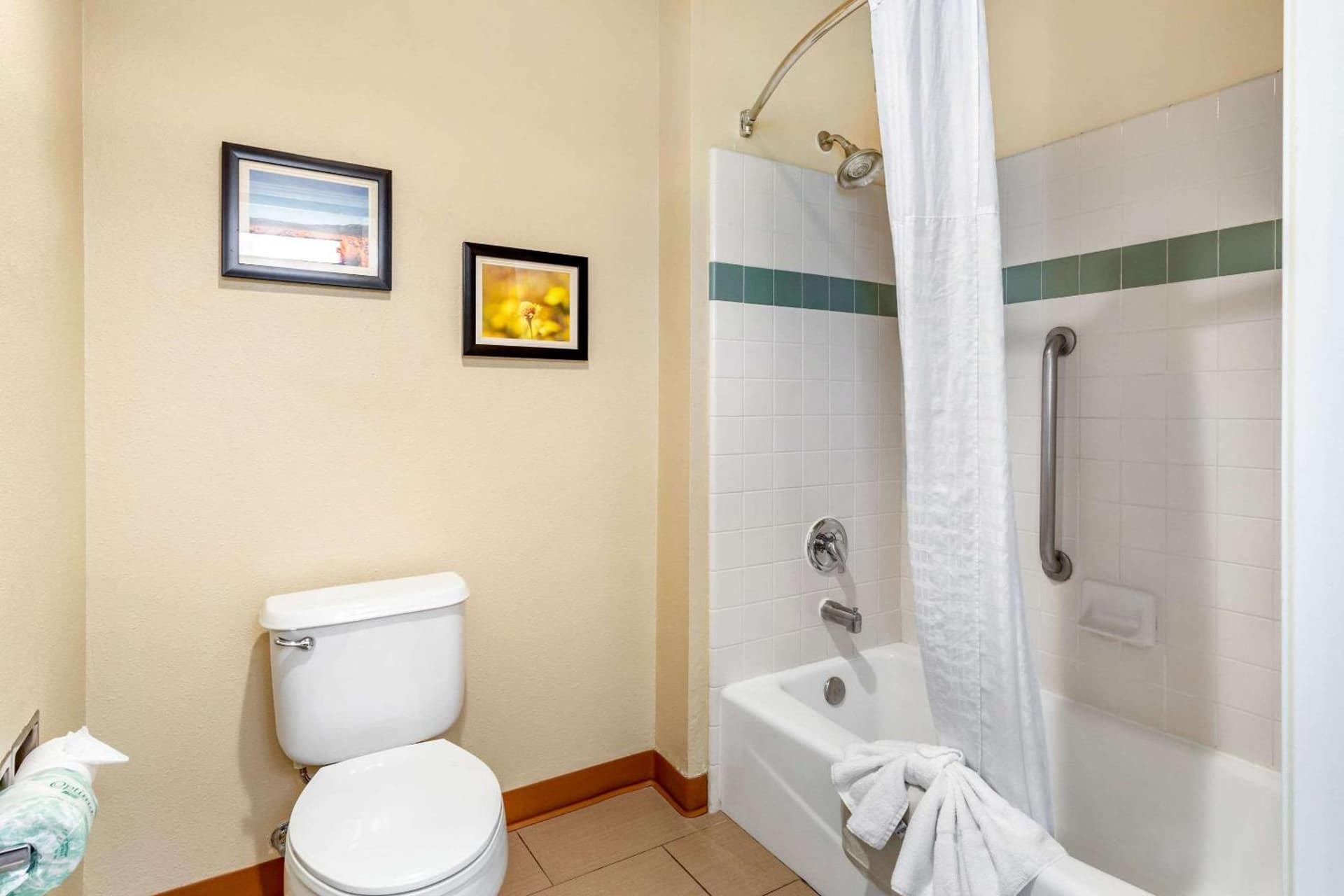 Comfort Inn & Suites Lancaster Antelope Valley gallery photo in Lancaster, CA — image 12