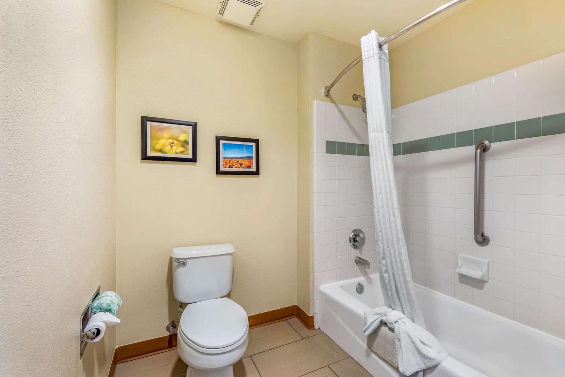 Comfort Inn & Suites Lancaster Antelope Valley gallery photo in Lancaster, CA — image 14