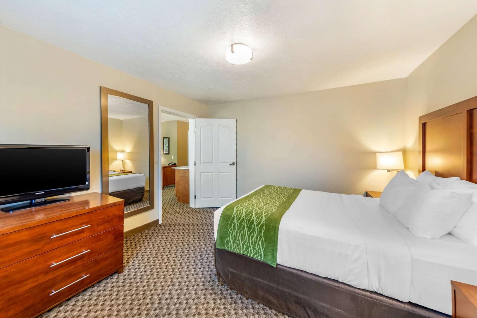 Comfort Inn & Suites Lancaster Antelope Valley gallery photo in Lancaster, CA — image 13