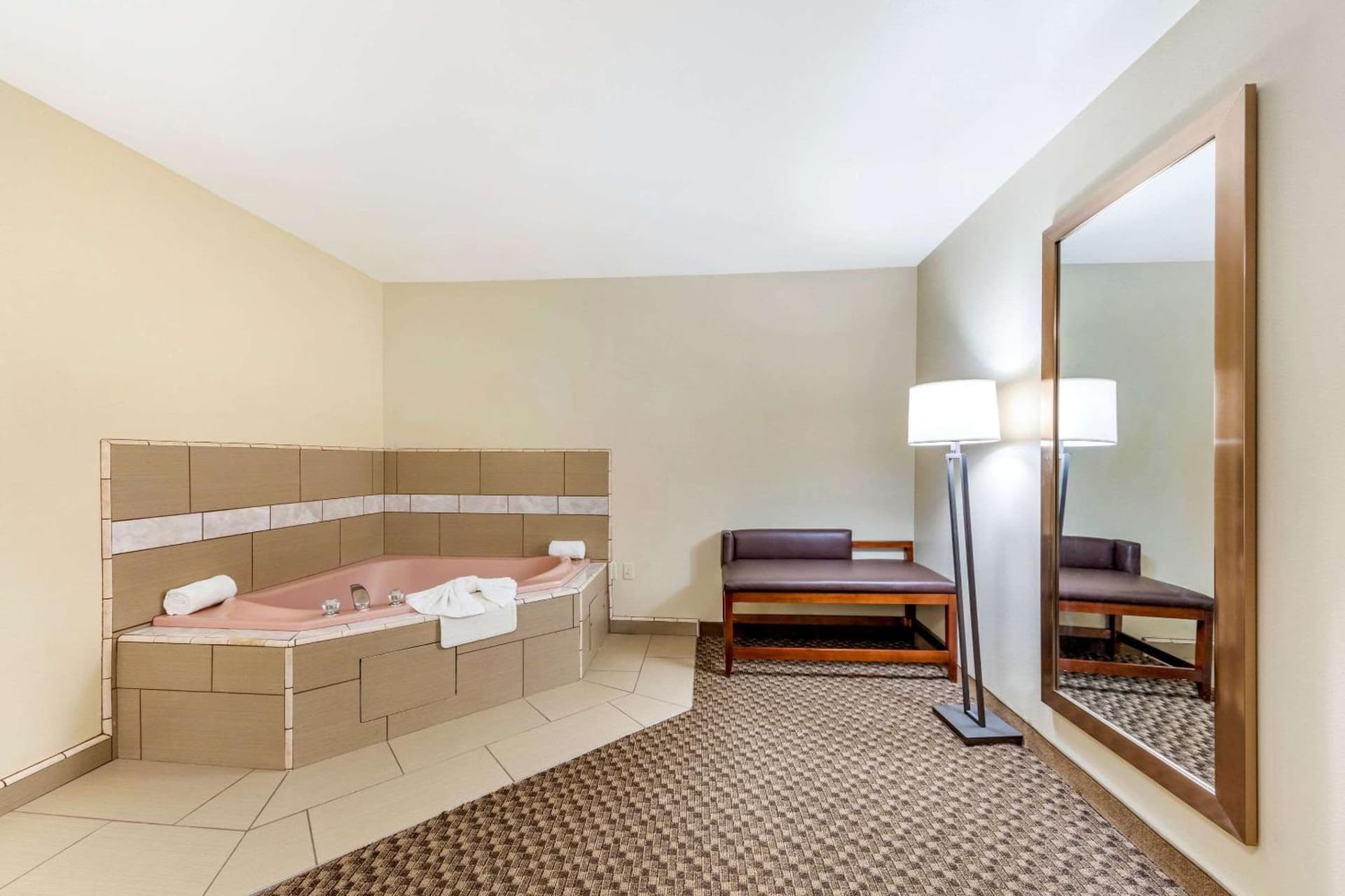 Comfort Inn & Suites Lancaster Antelope Valley gallery photo in Lancaster, CA — image 17