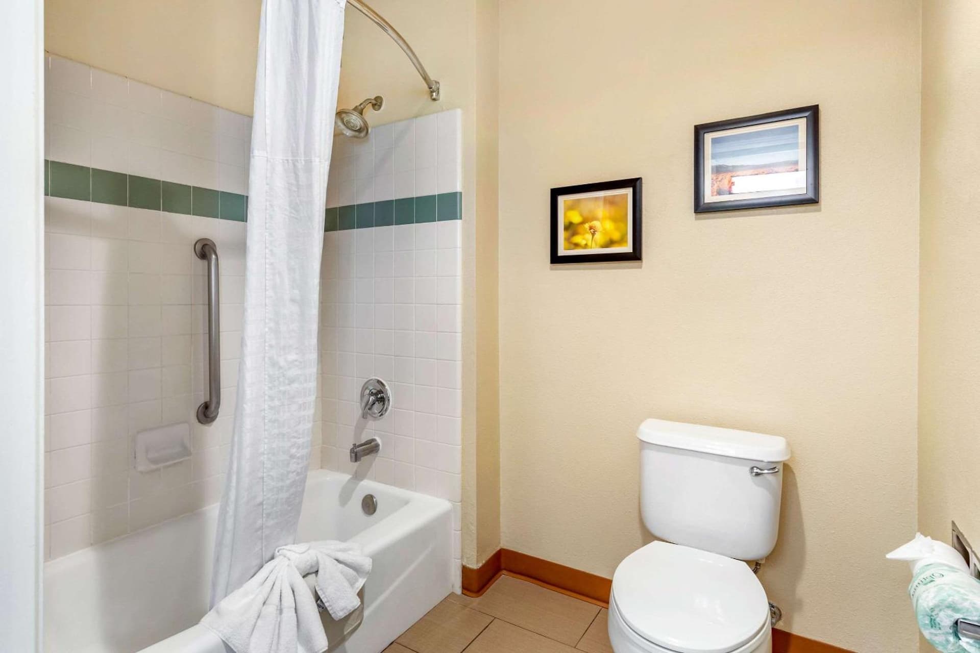 Comfort Inn & Suites Lancaster Antelope Valley gallery photo in Lancaster, CA — image 25