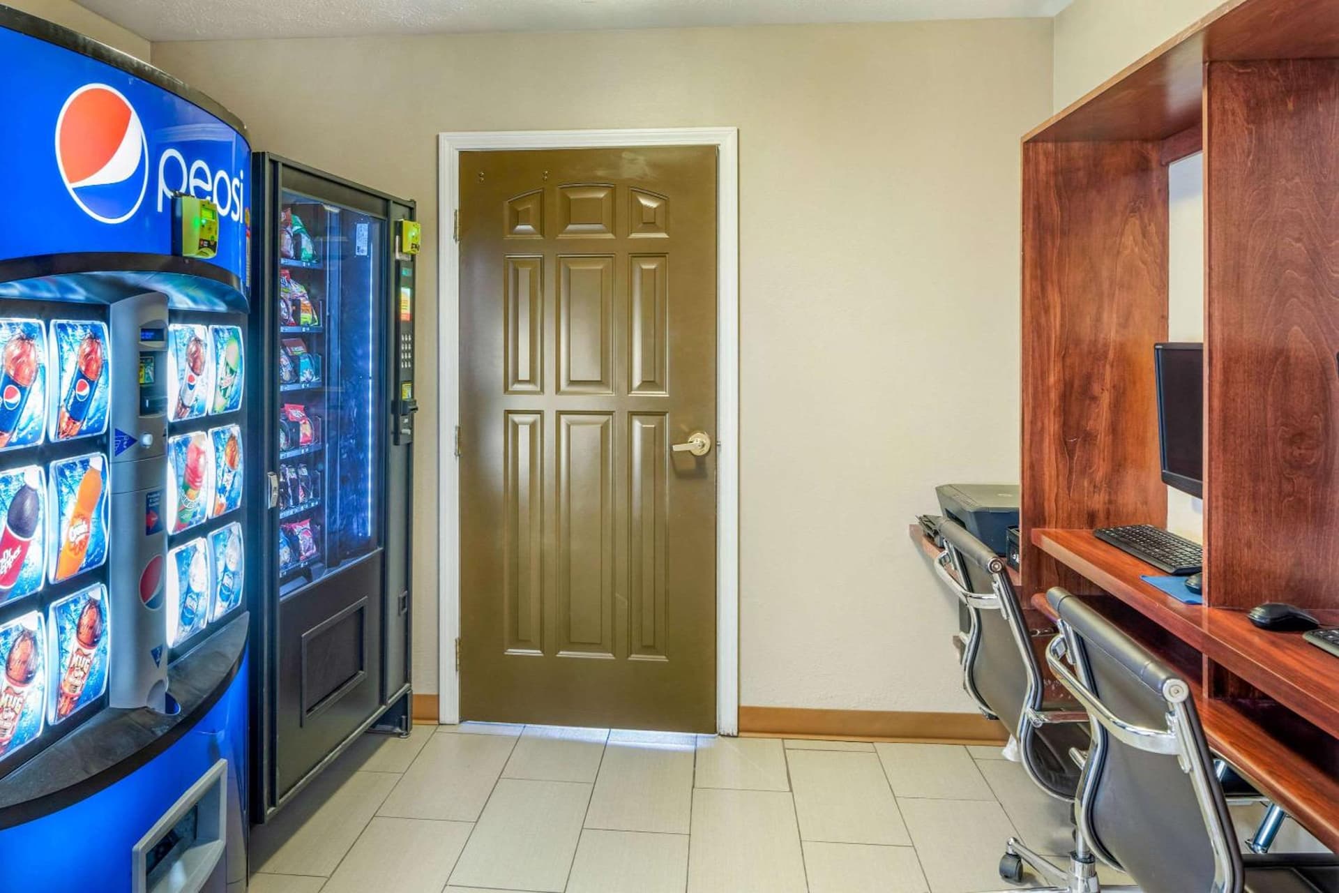 Comfort Inn & Suites Lancaster Antelope Valley gallery photo in Lancaster, CA — image 31