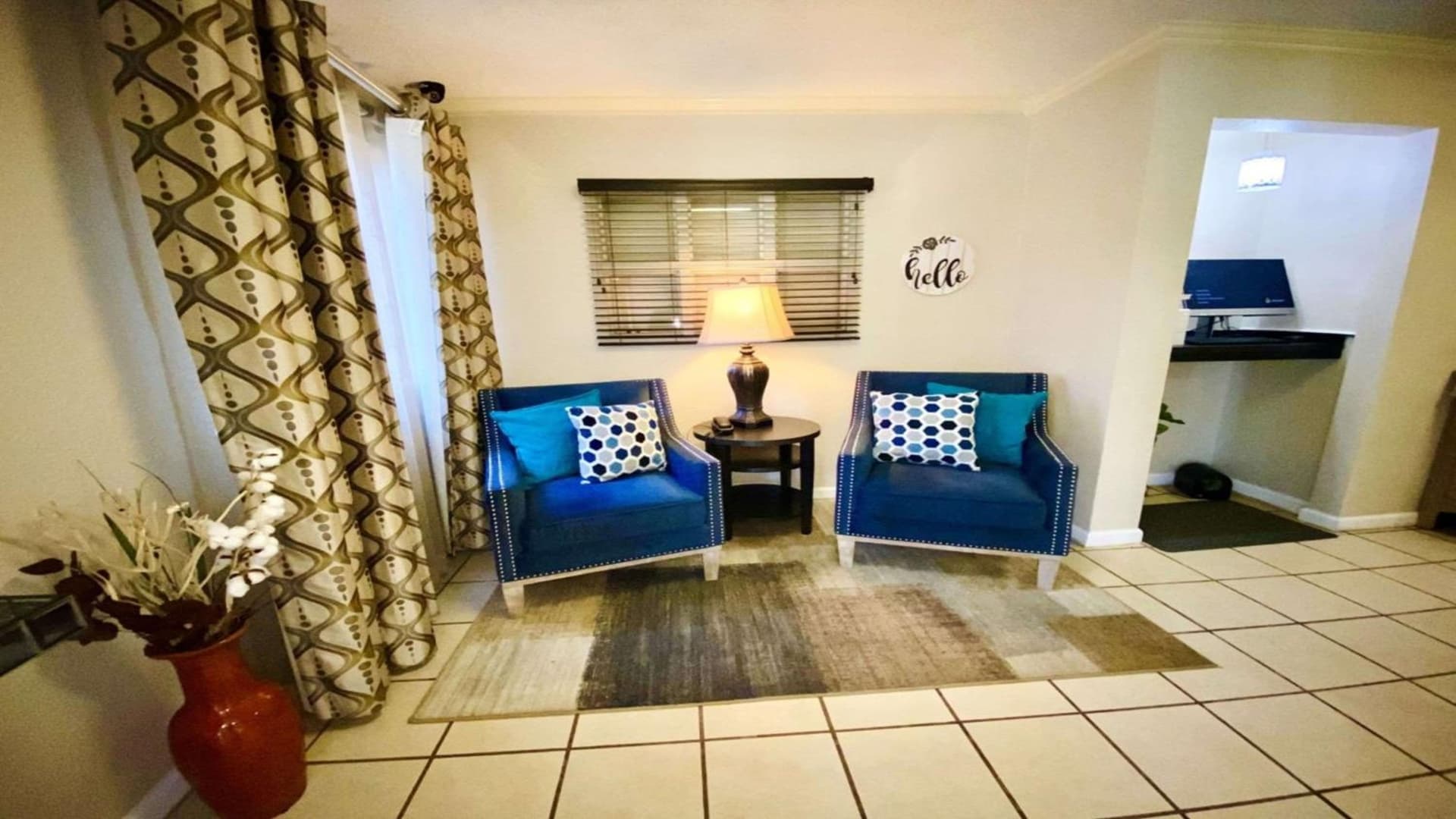 Sonesta Simply Suites Houston CityCentre I-10 West property views in Houston, TX — gallery photo 3