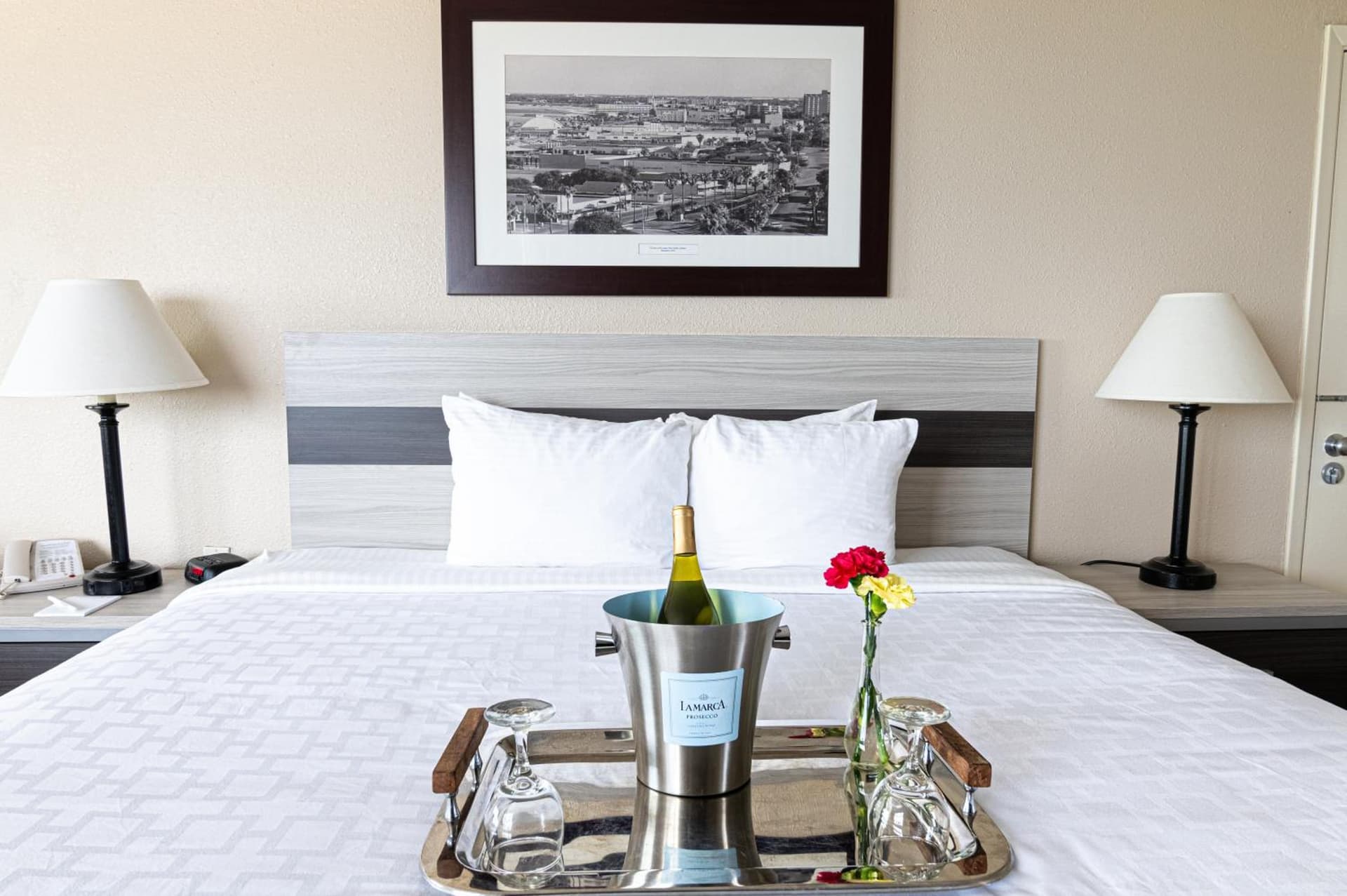 Emerald Beach Hotel Corpus Christi gallery photo in Corpus Christi, TX — image 35