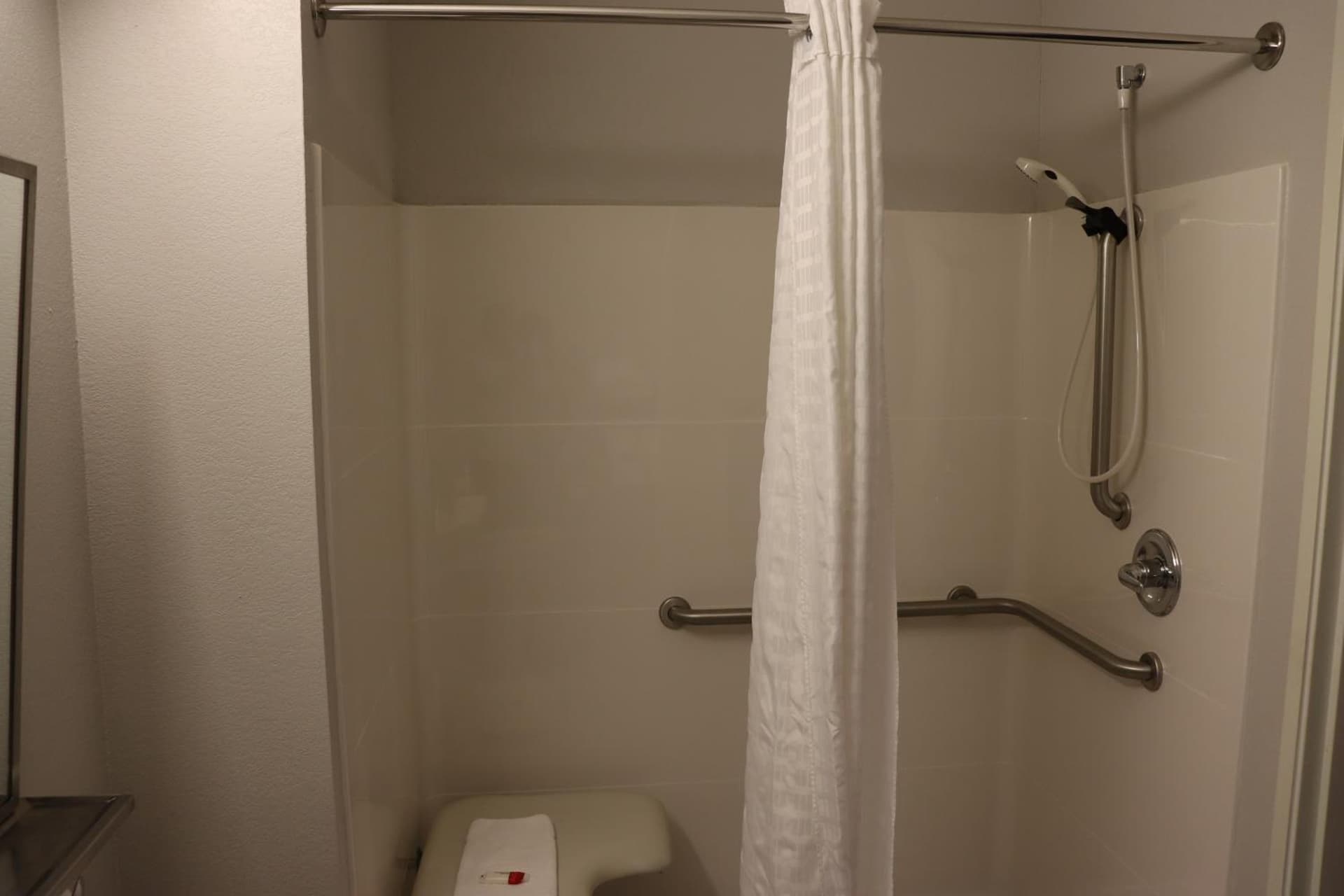 Microtel Inn & Suites by Wyndham Columbus Near Fort Benning gallery photo in Columbus, GA — image 19