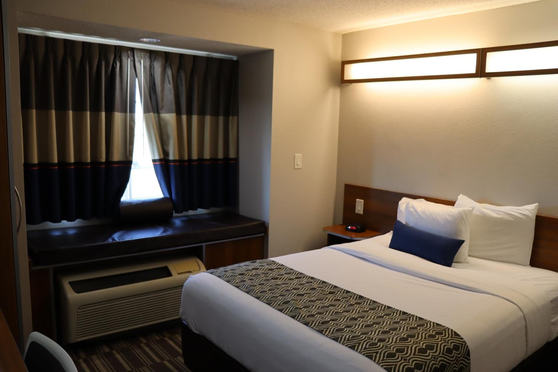 Microtel Inn & Suites by Wyndham Columbus Near Fort Benning gallery photo in Columbus, GA — image 16