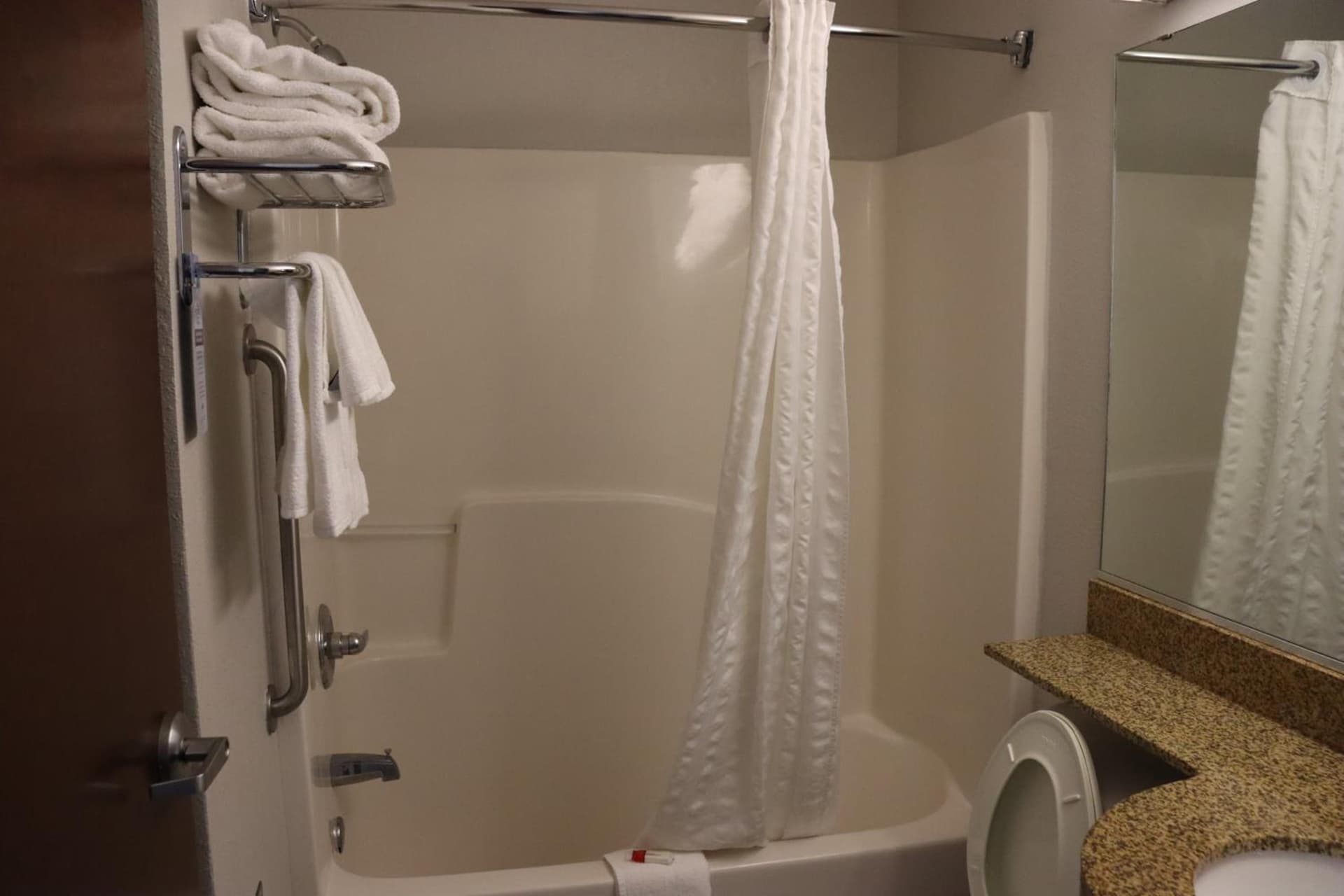 Microtel Inn & Suites by Wyndham Columbus Near Fort Benning gallery photo in Columbus, GA — image 26