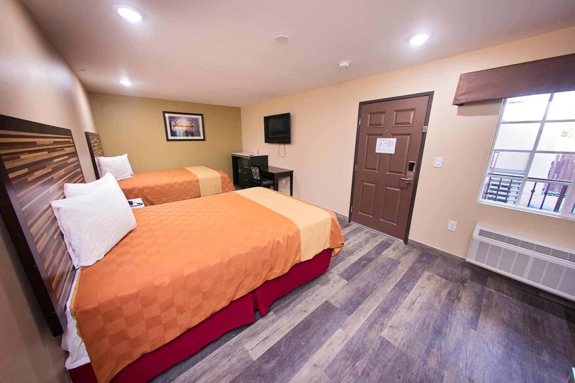 GAREY MOTEL interior in Pomona, CA — gallery photo 2