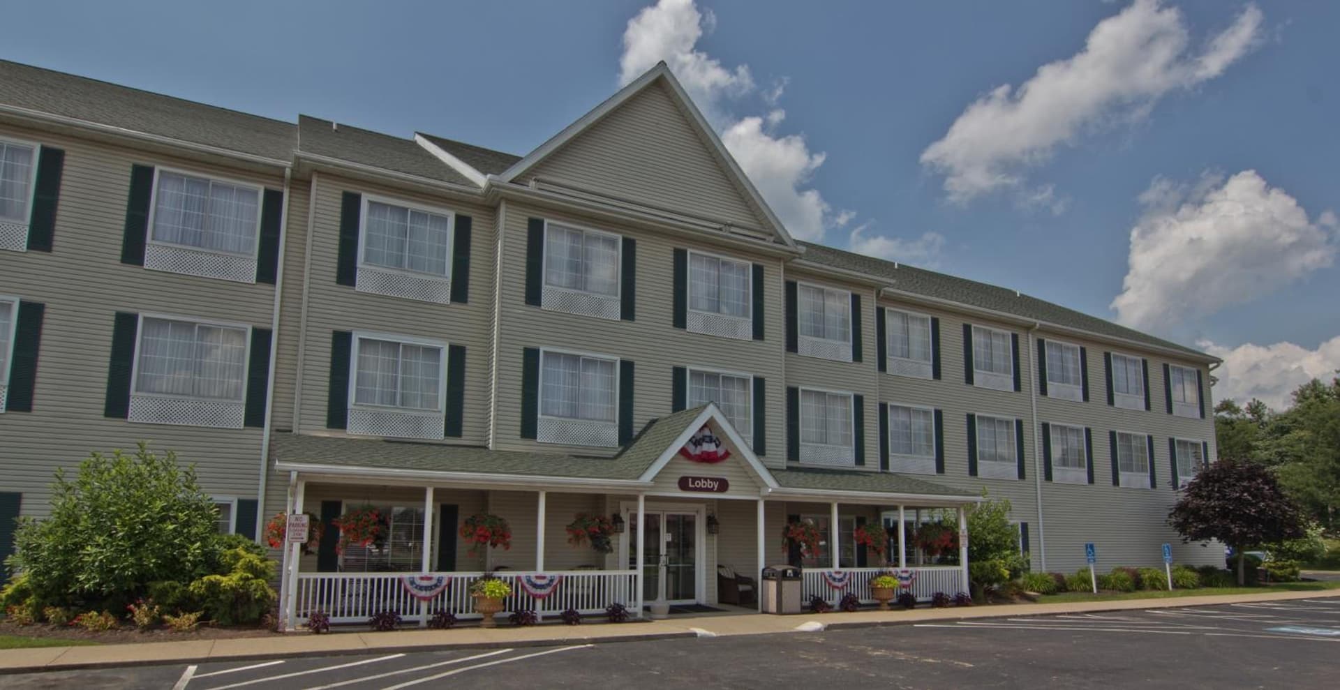 Coshocton Village Inn & Suites gallery photo in Coshocton, OH — image 7