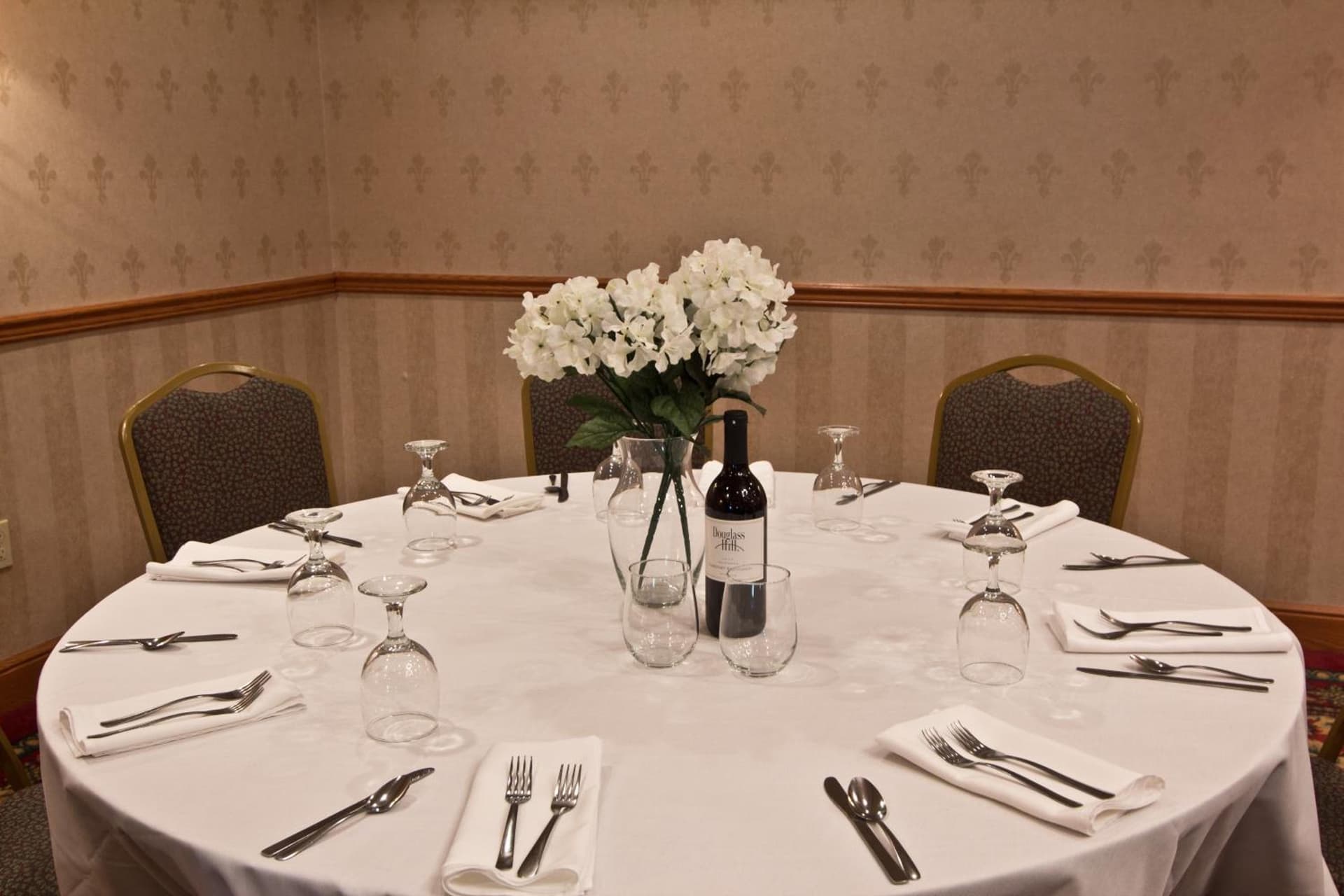 Coshocton Village Inn & Suites property views in Coshocton, OH — gallery photo 3
